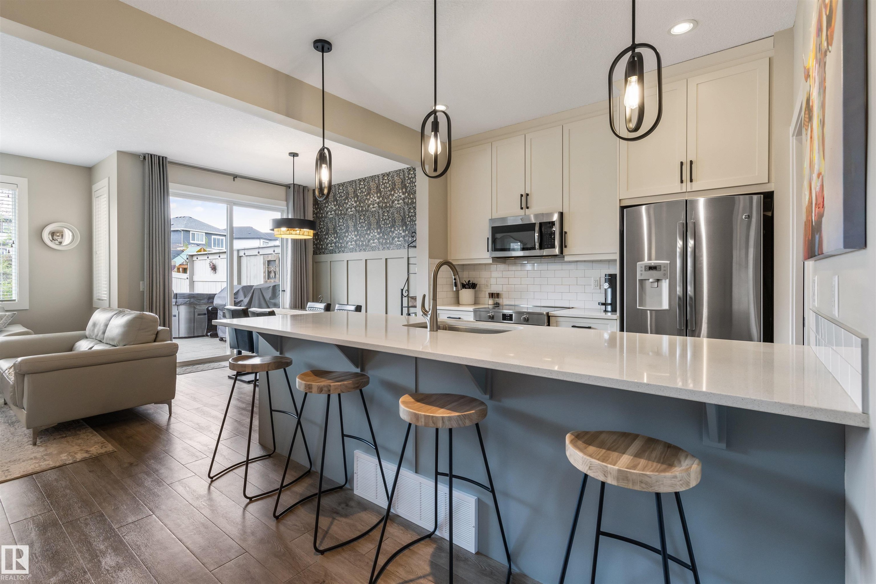 12833 205 Street Nw, Edmonton, AB - Indoor Photo Showing Kitchen With Stainless Steel Kitchen With Upgraded Kitchen
