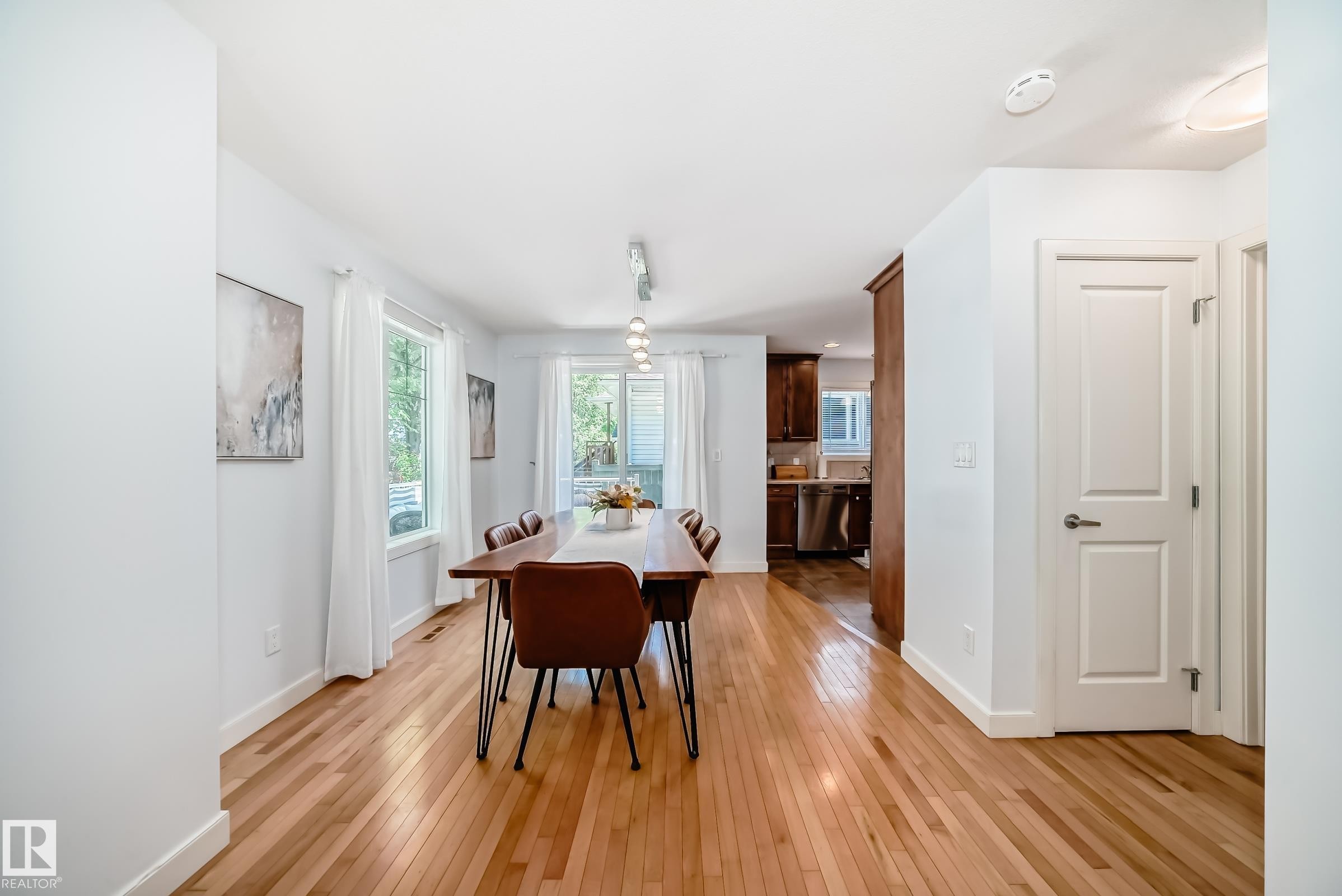7021 95 Street, Edmonton, AB