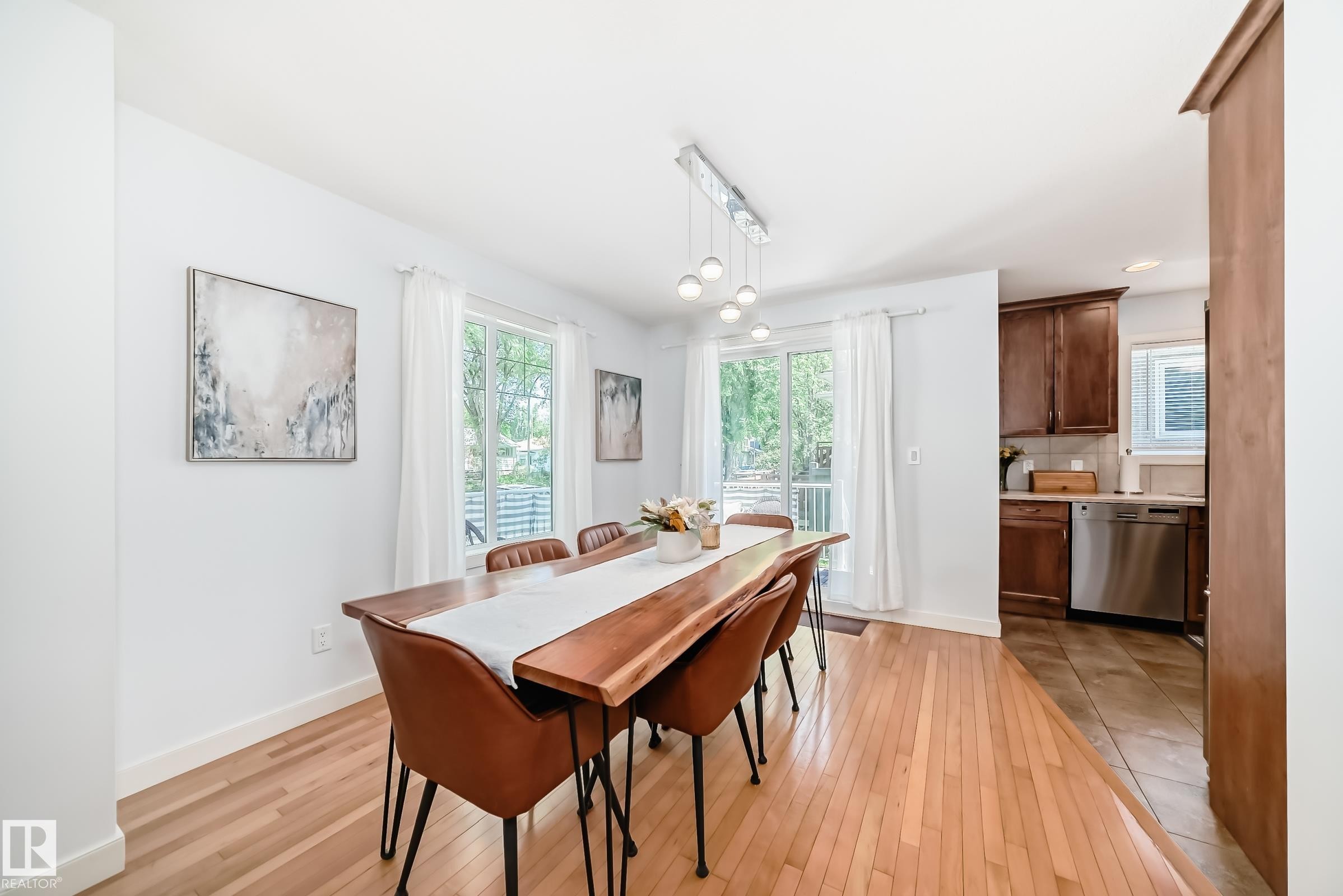7021 95 Street, Edmonton, AB