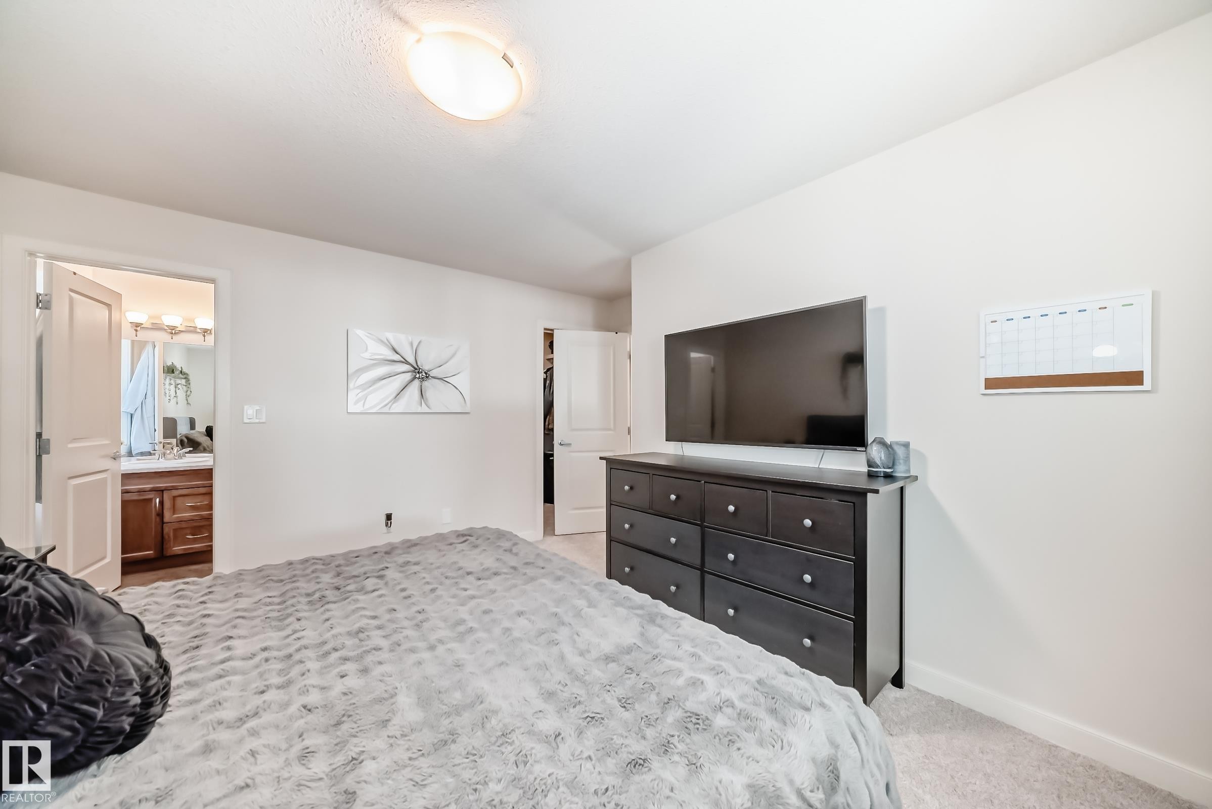7021 95 Street, Edmonton, AB