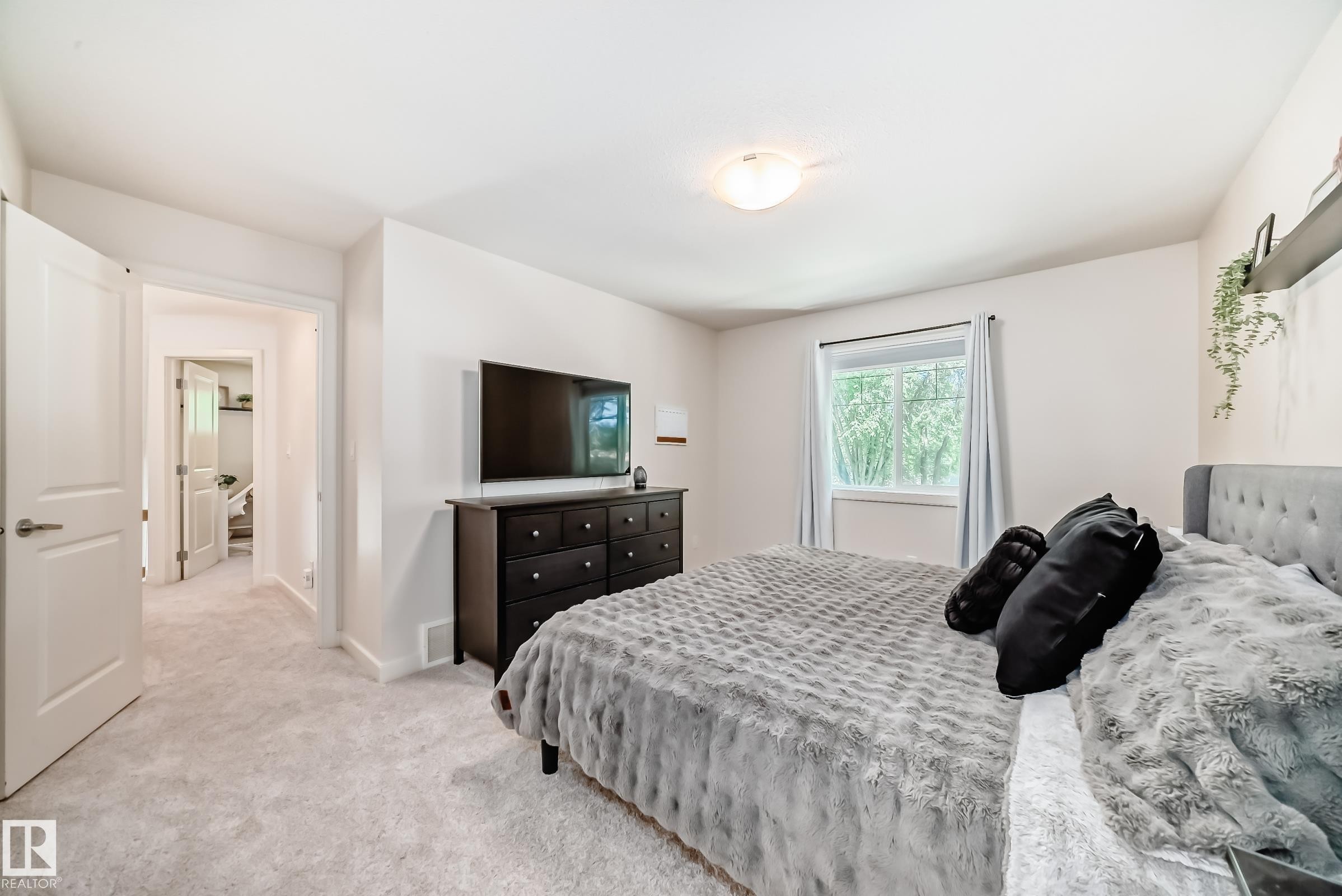 7021 95 Street, Edmonton, AB