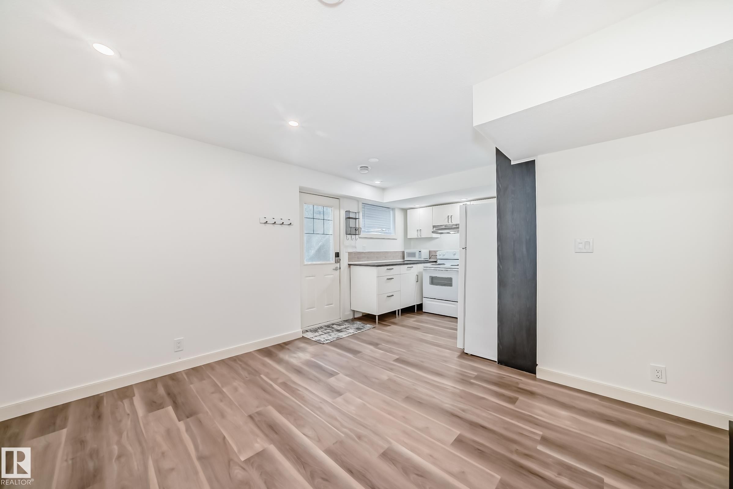 7021 95 Street, Edmonton, AB