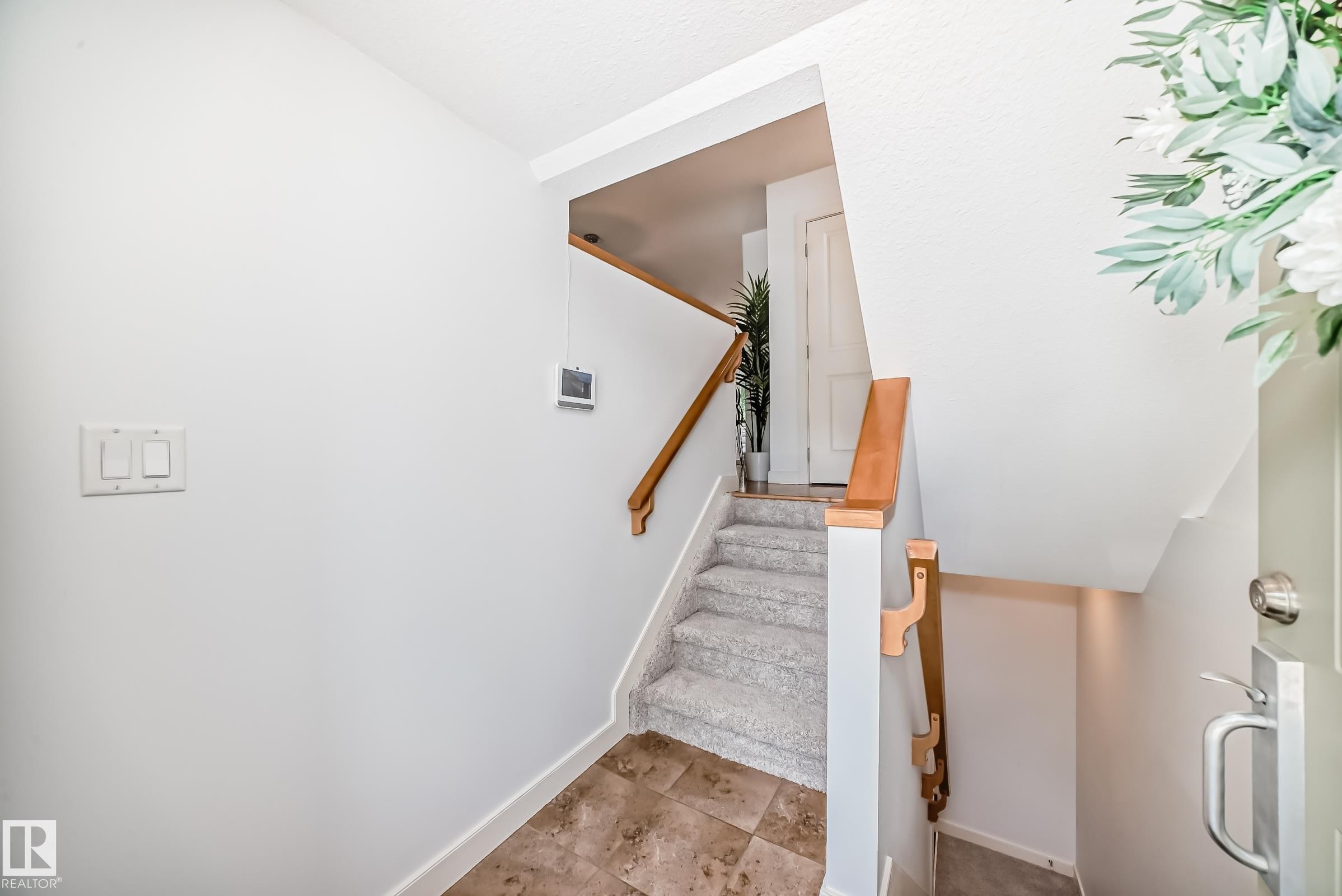 7021 95 Street, Edmonton, AB