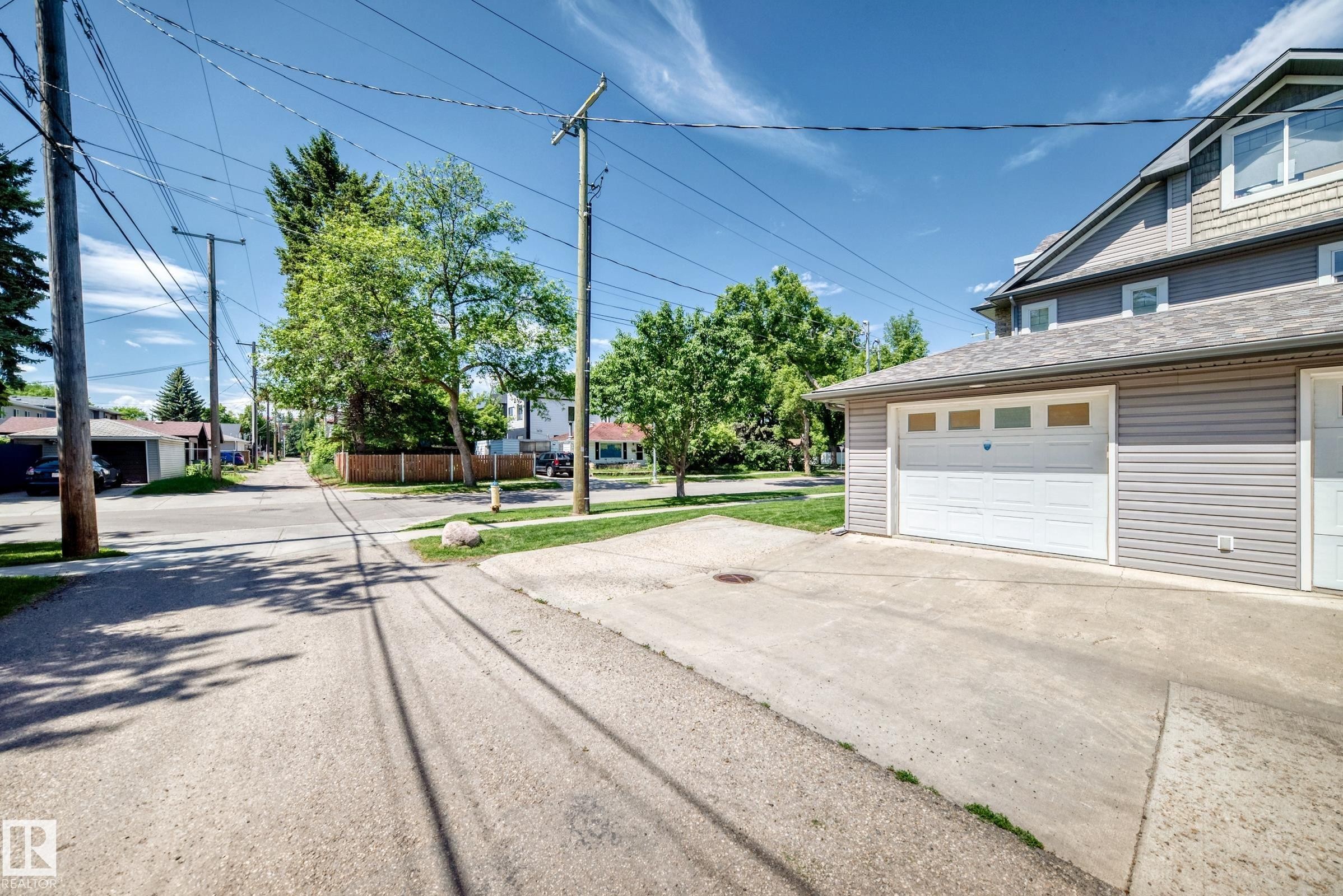 7021 95 Street, Edmonton, AB