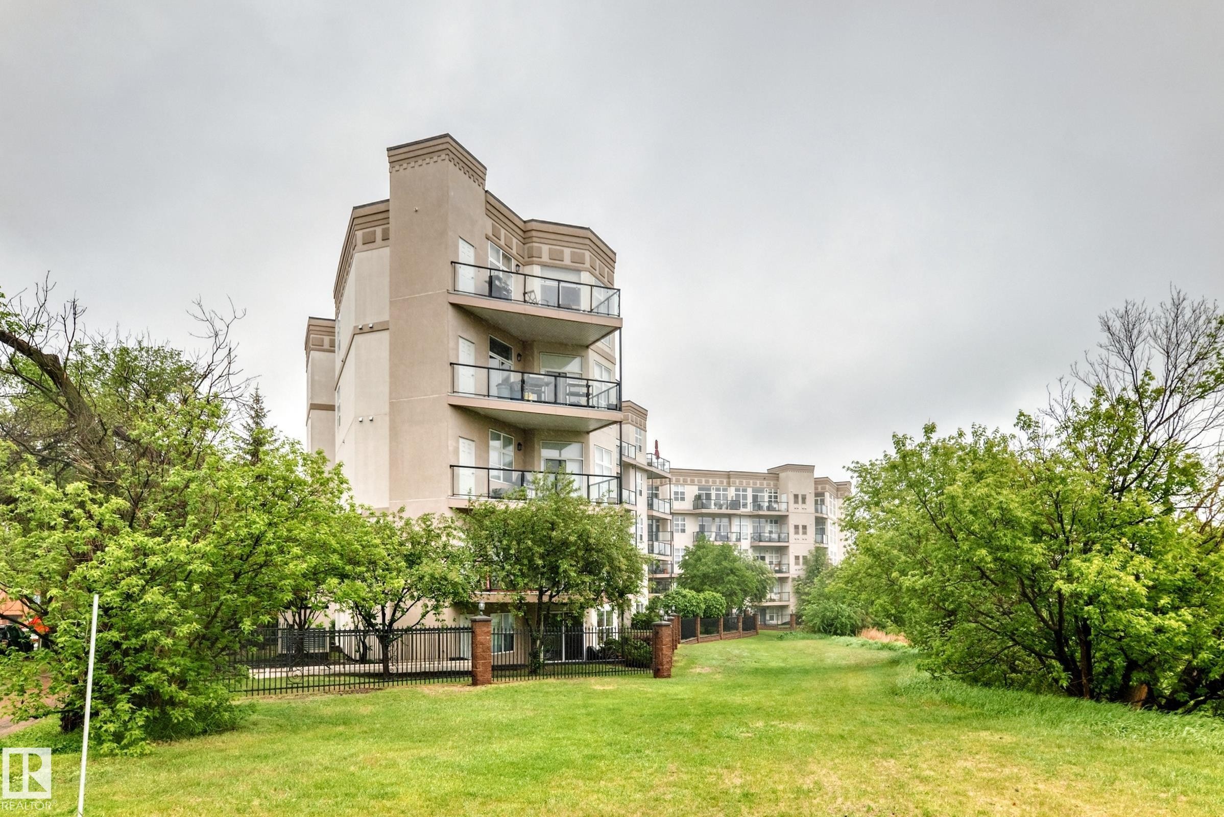 414 9507 101 Avenue, Edmonton, AB