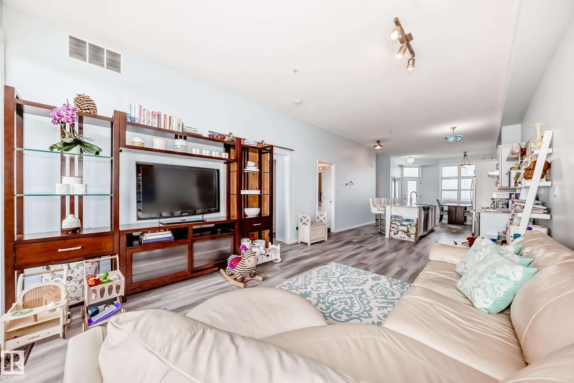 414 9507 101 Avenue, Edmonton, AB