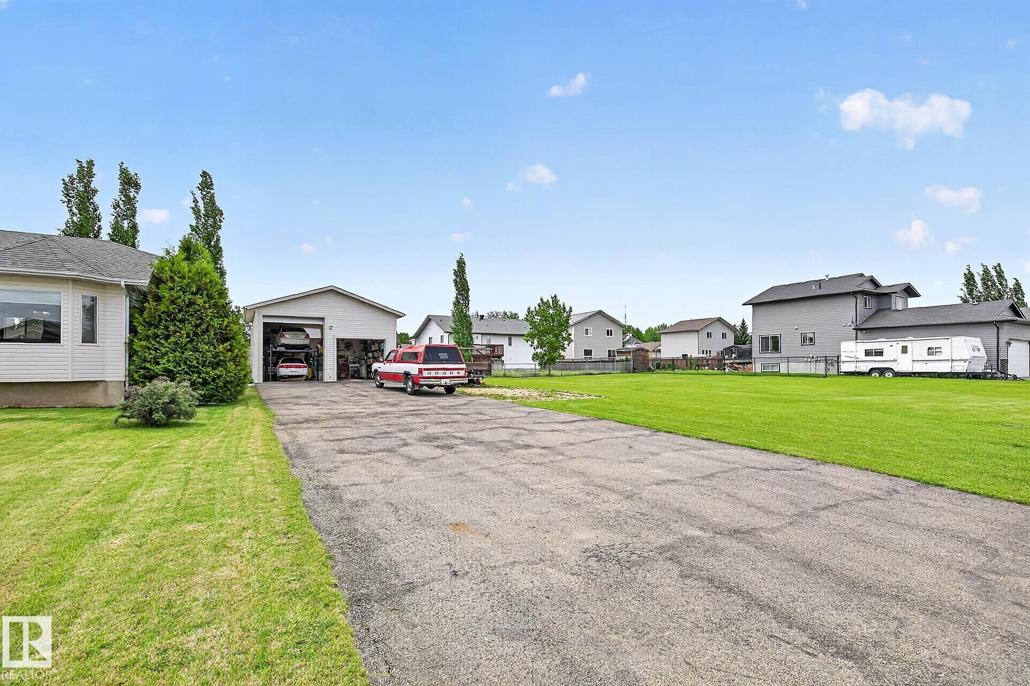 4805 53 Avenue, Thorsby, AB