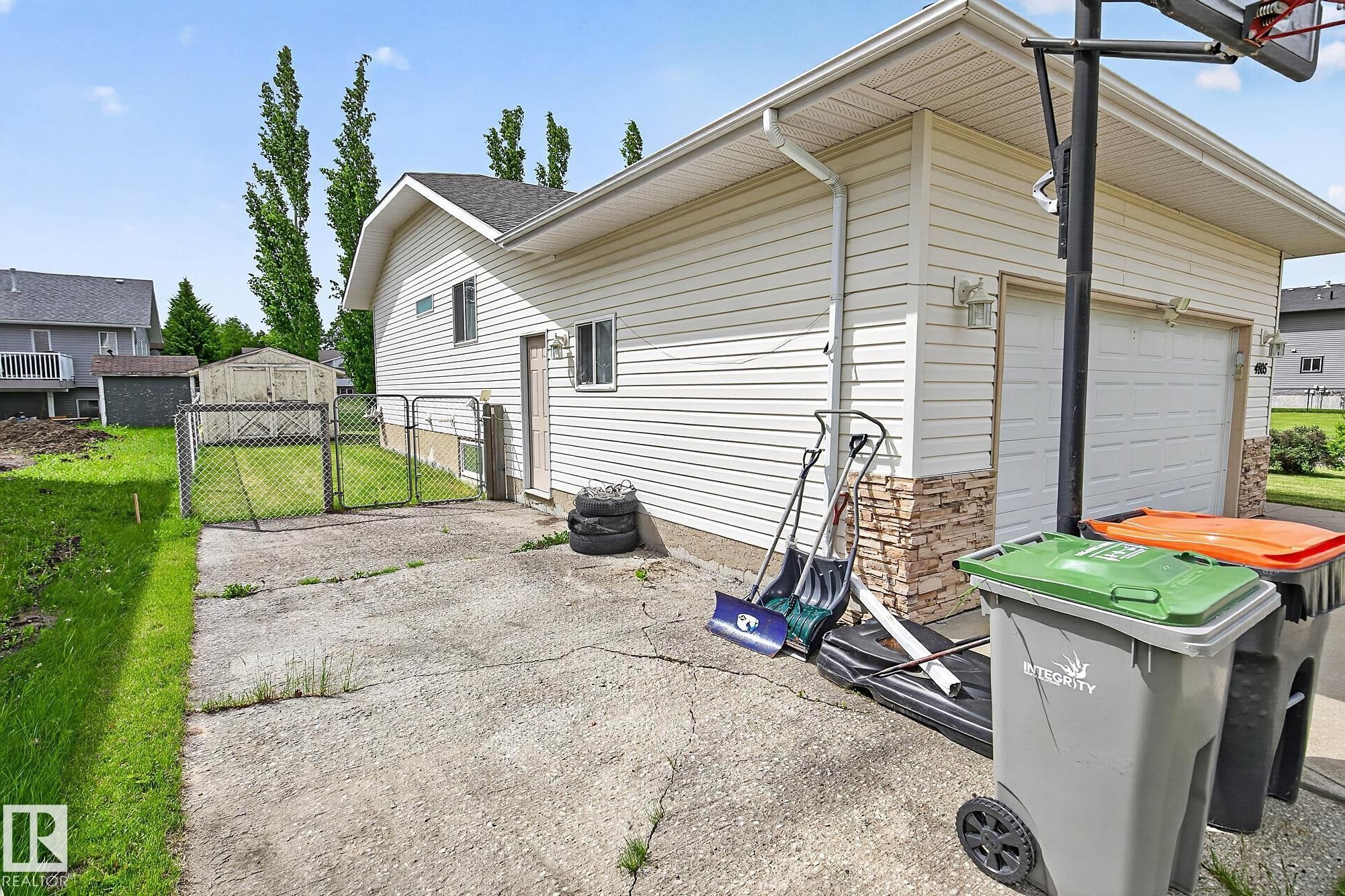 4805 53 Avenue, Thorsby, AB