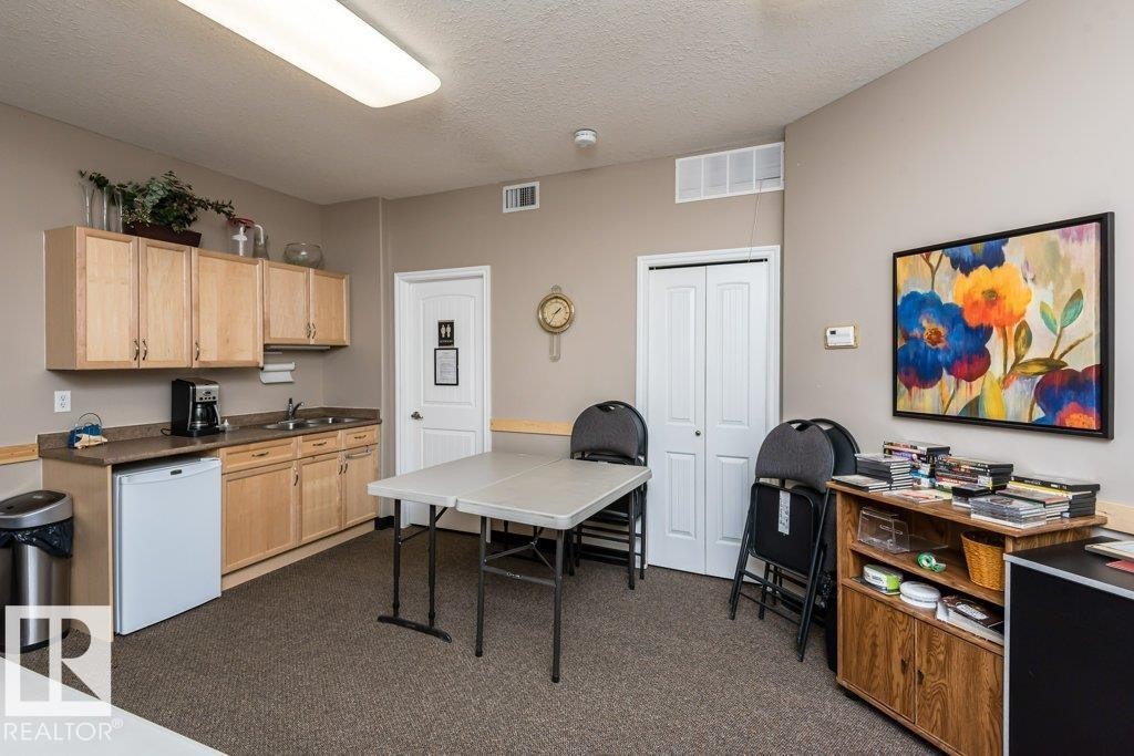 110 8528 82 Avenue, Edmonton, AB