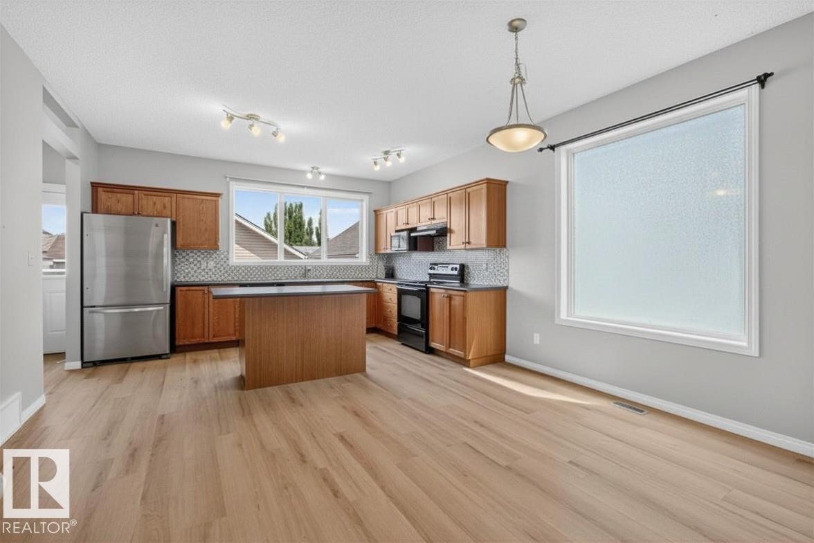 7704 16 Avenue, Edmonton, AB