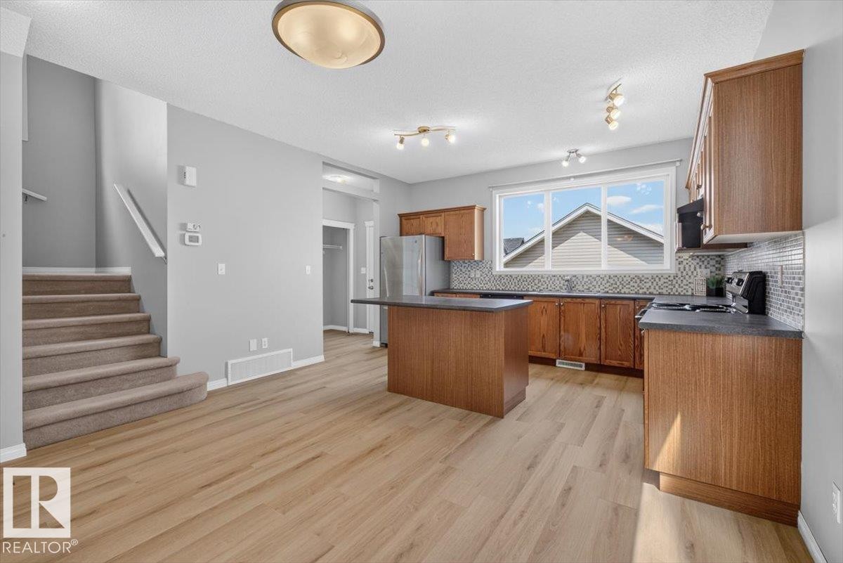 7704 16 Avenue, Edmonton, AB