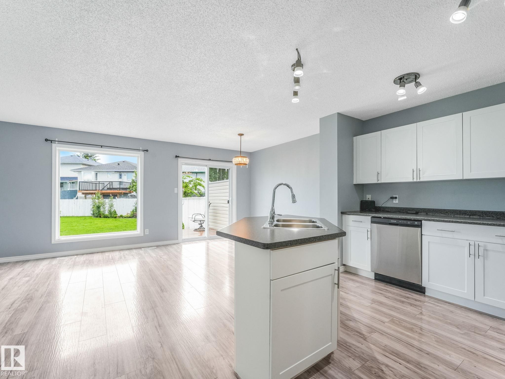 6828 159A Avenue, Edmonton, AB