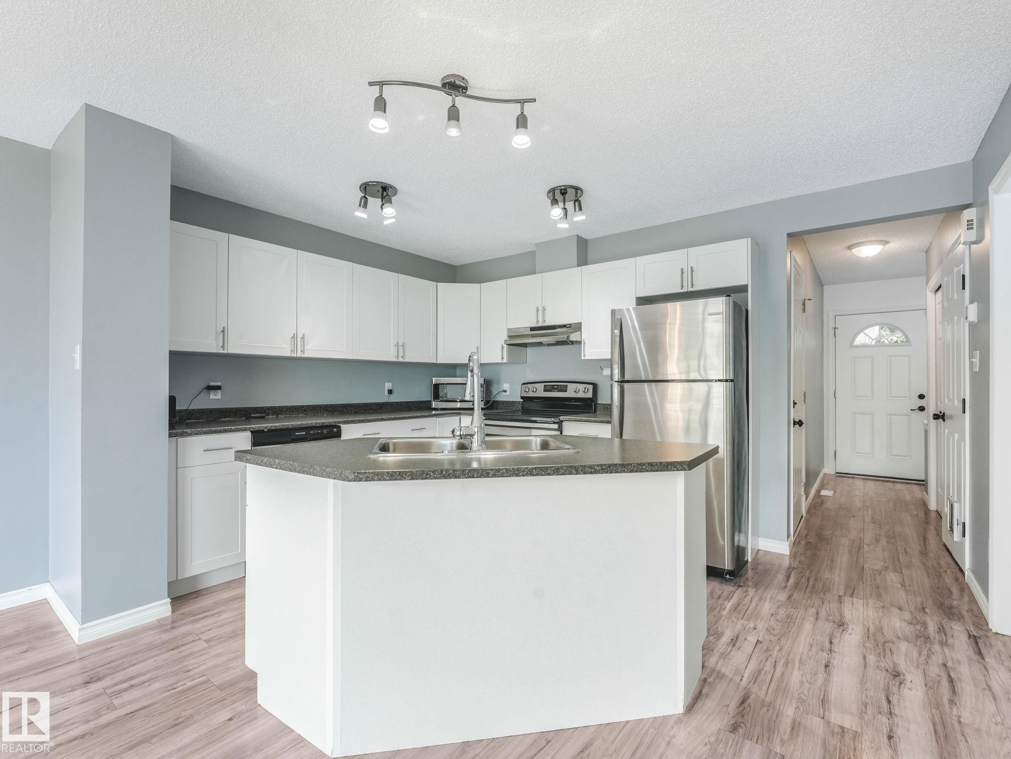6828 159A Avenue, Edmonton, AB