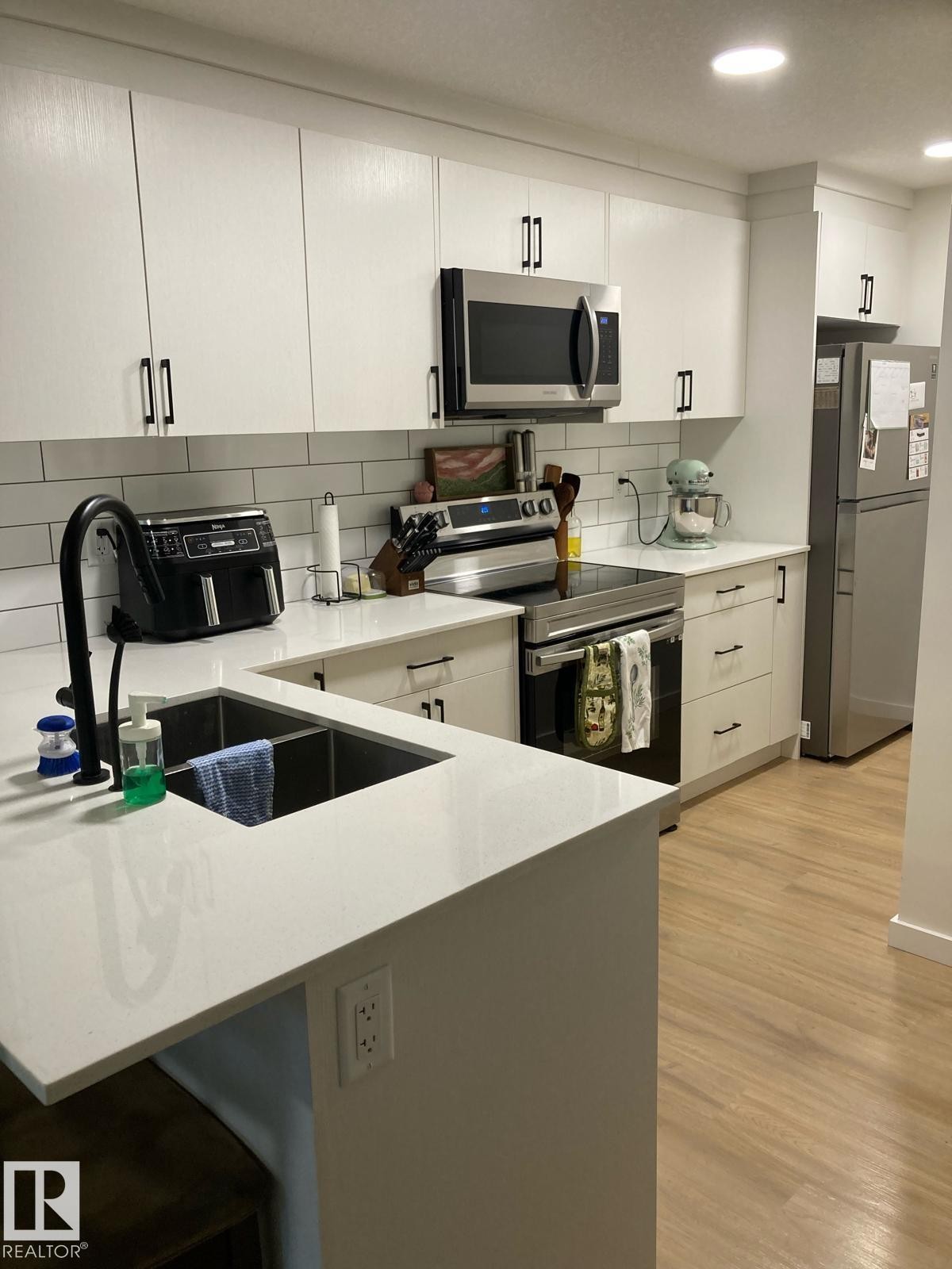 2152 52 Street, Edmonton, AB