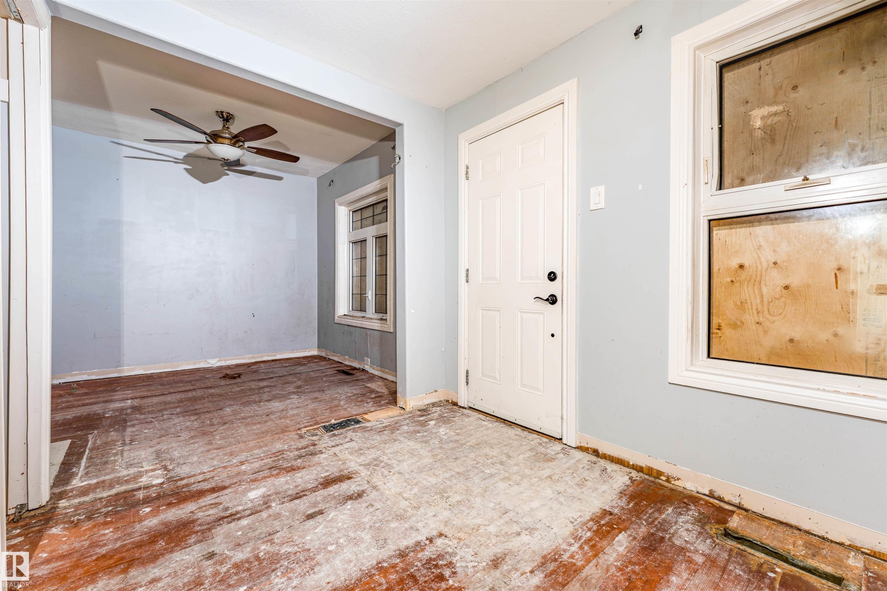 11944 68 Street Nw, Edmonton, AB - Indoor Photo Showing Other Room
