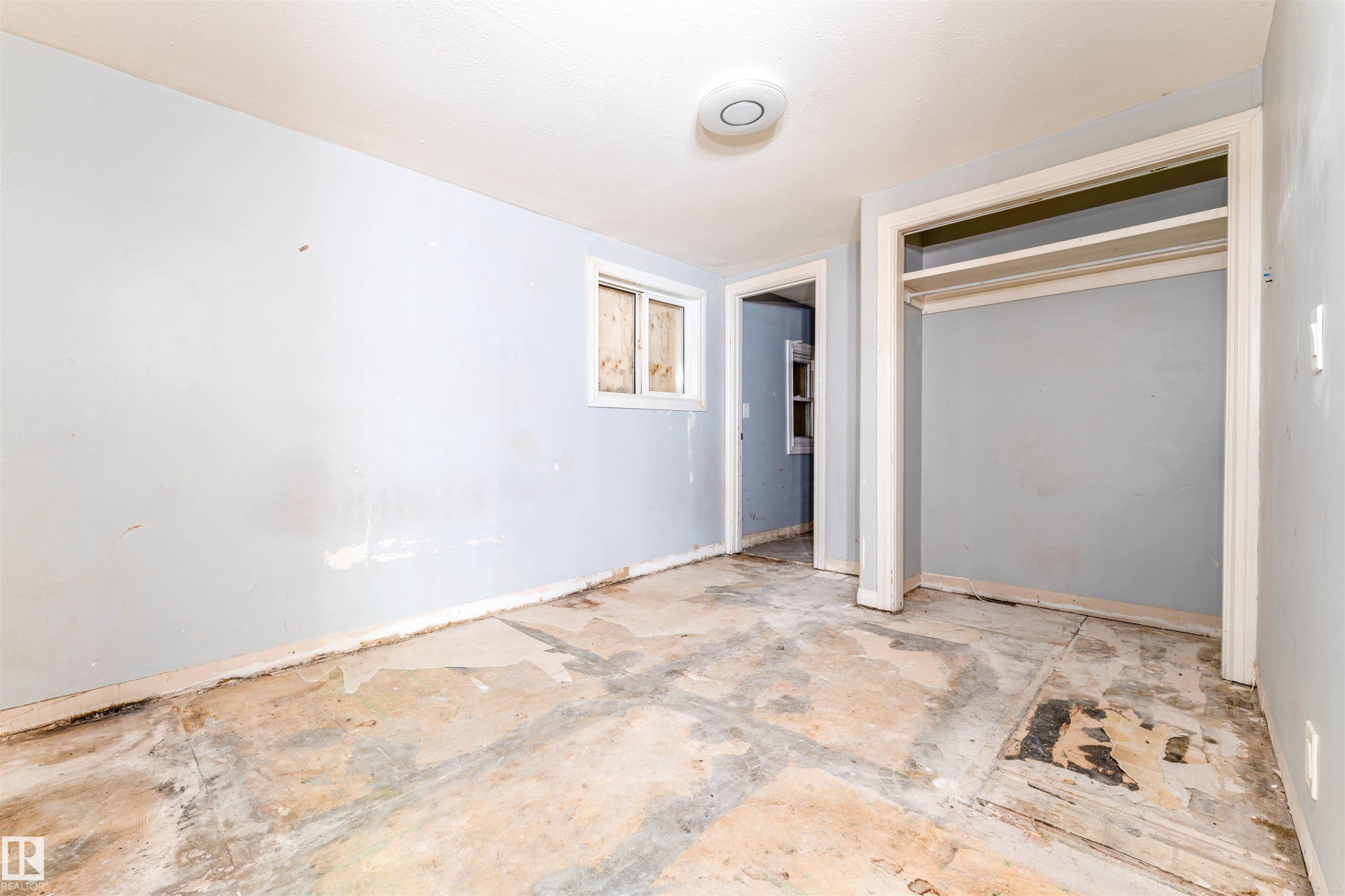 11944 68 Street Nw, Edmonton, AB - Indoor Photo Showing Other Room