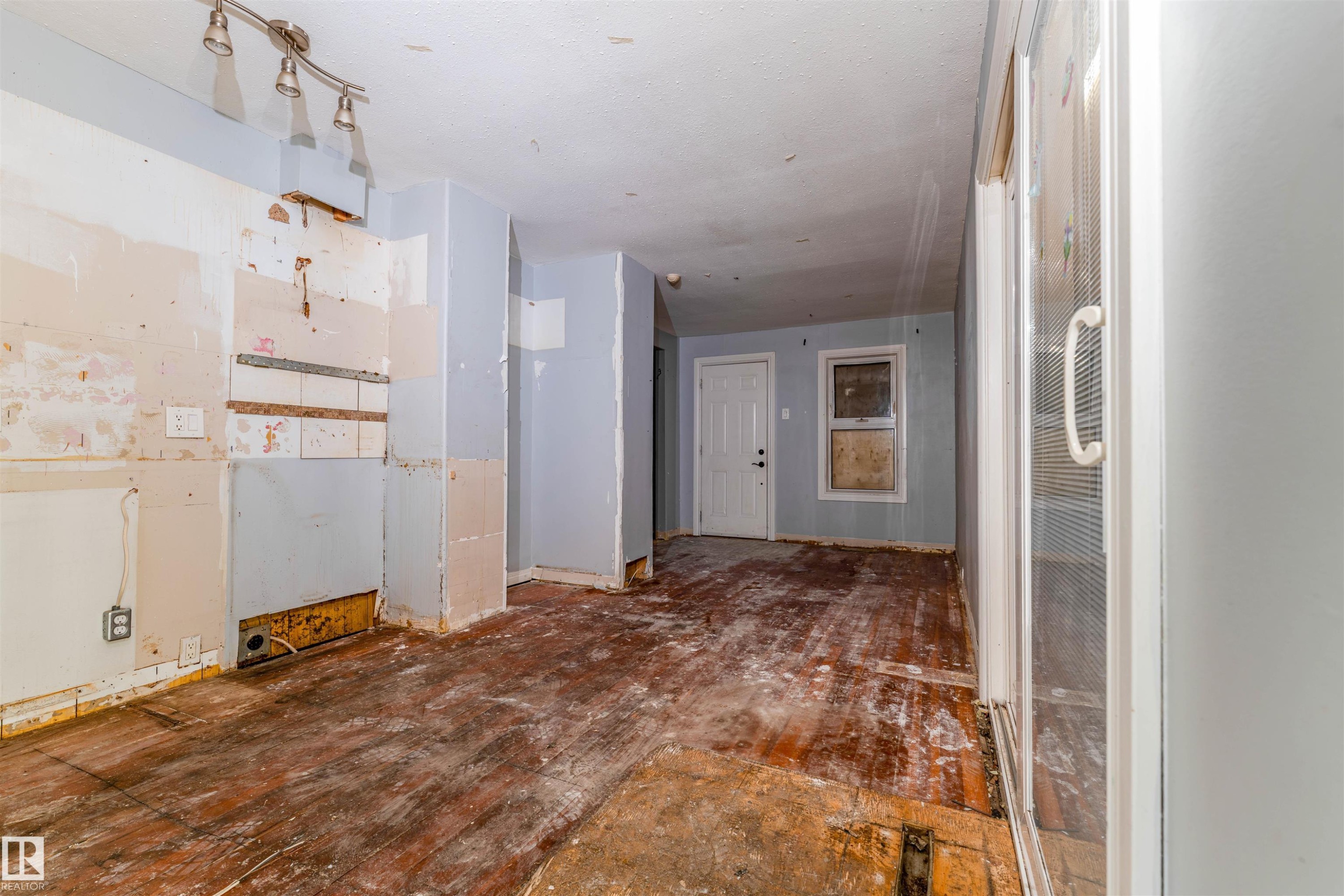 11944 68 Street Nw, Edmonton, AB - Indoor Photo Showing Other Room