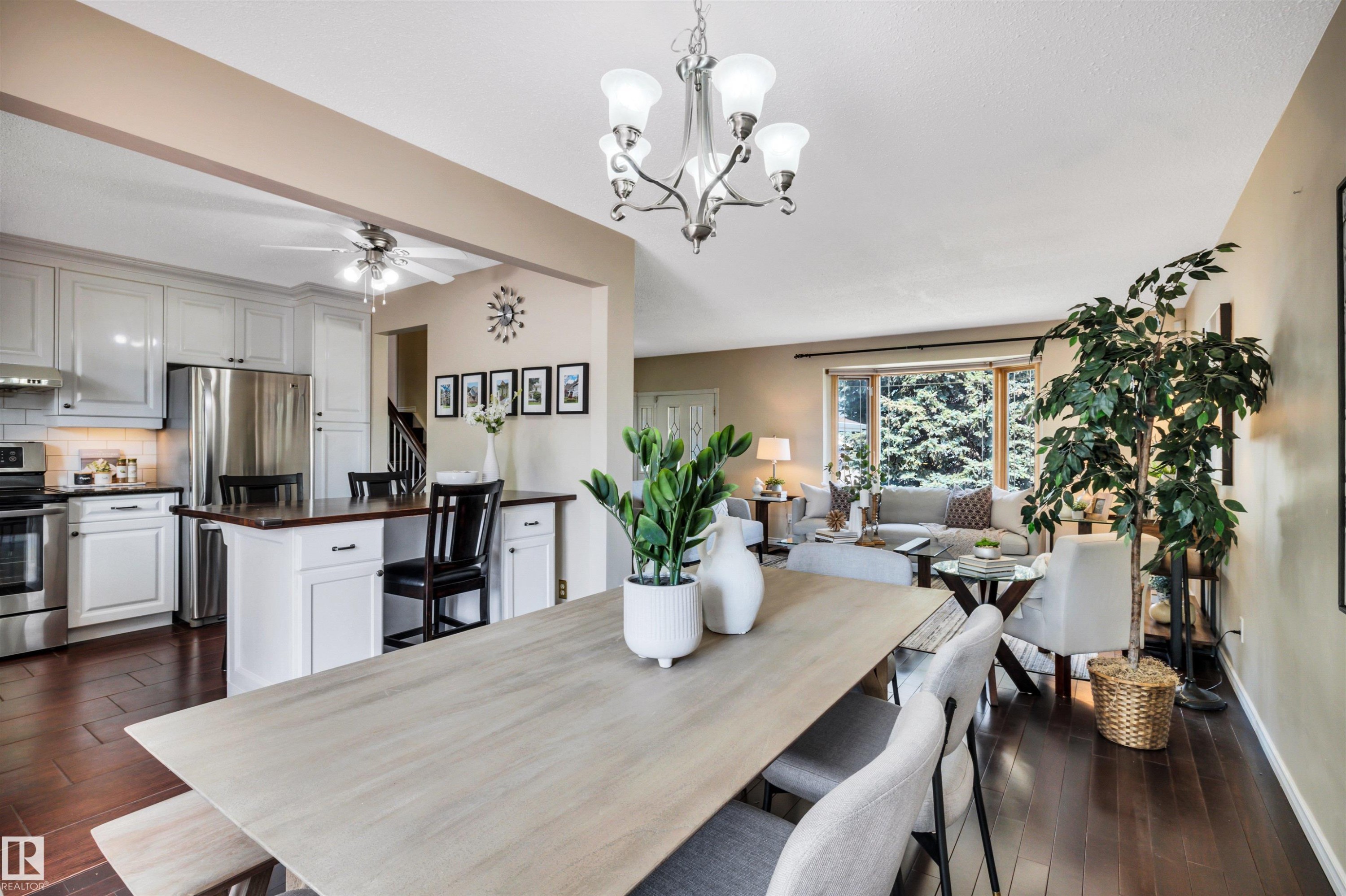 10909 33A Avenue, Edmonton, AB - Indoor