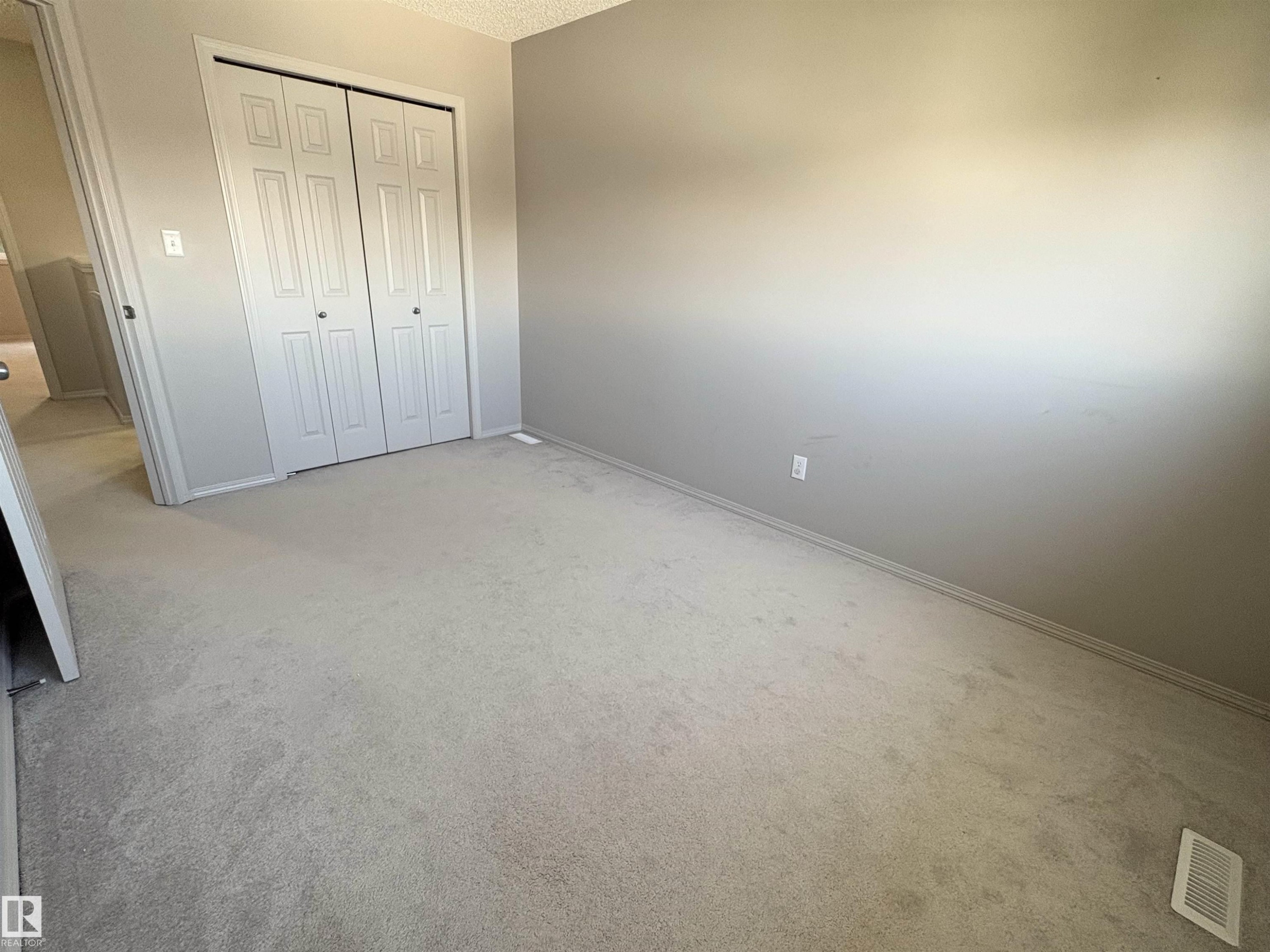 Neutral-toned wall paint with white trim - 21354 87A Avenue, Edmonton, AB