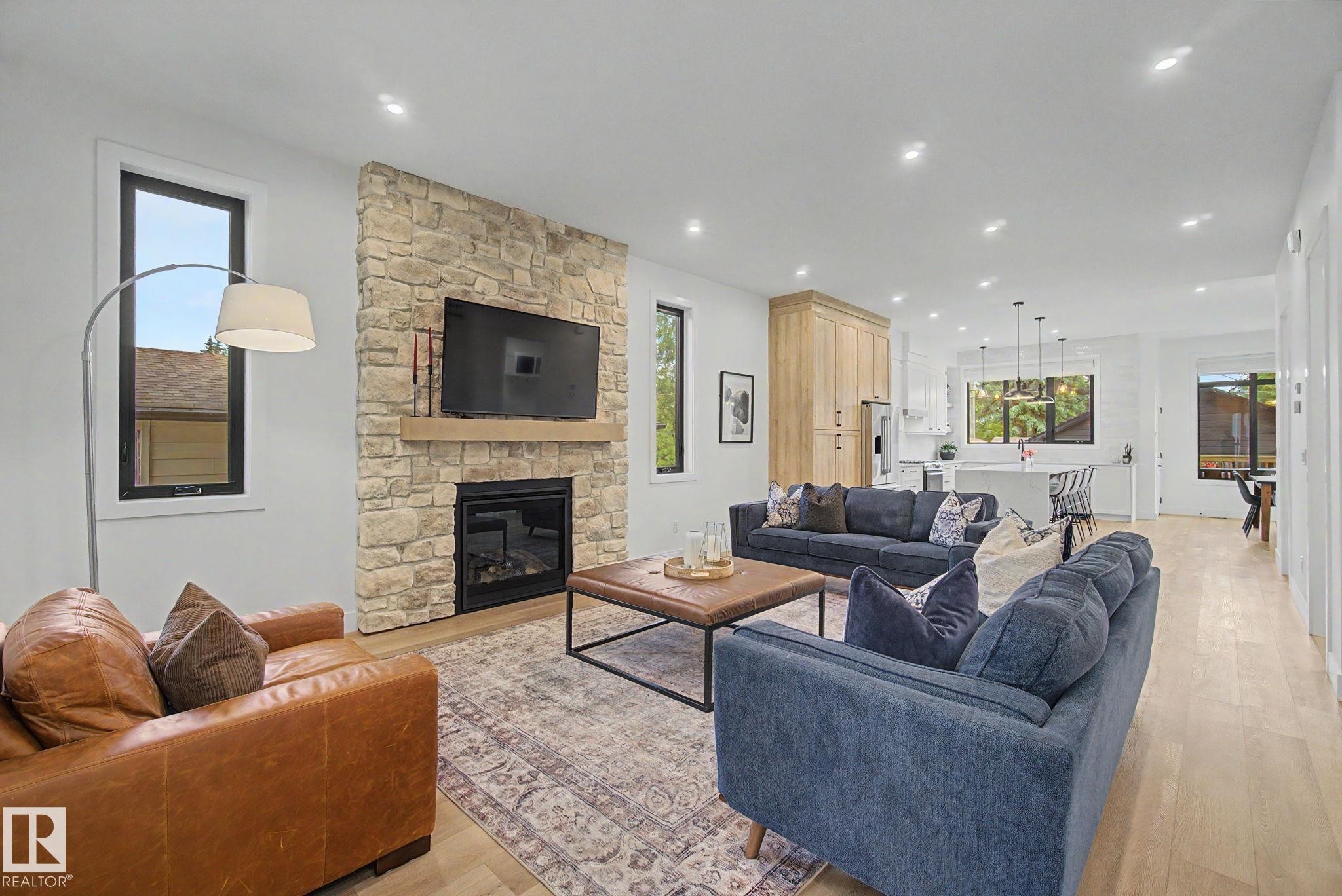 14711 88 Avenue Nw, Edmonton, AB - Indoor Photo Showing Living Room With Fireplace