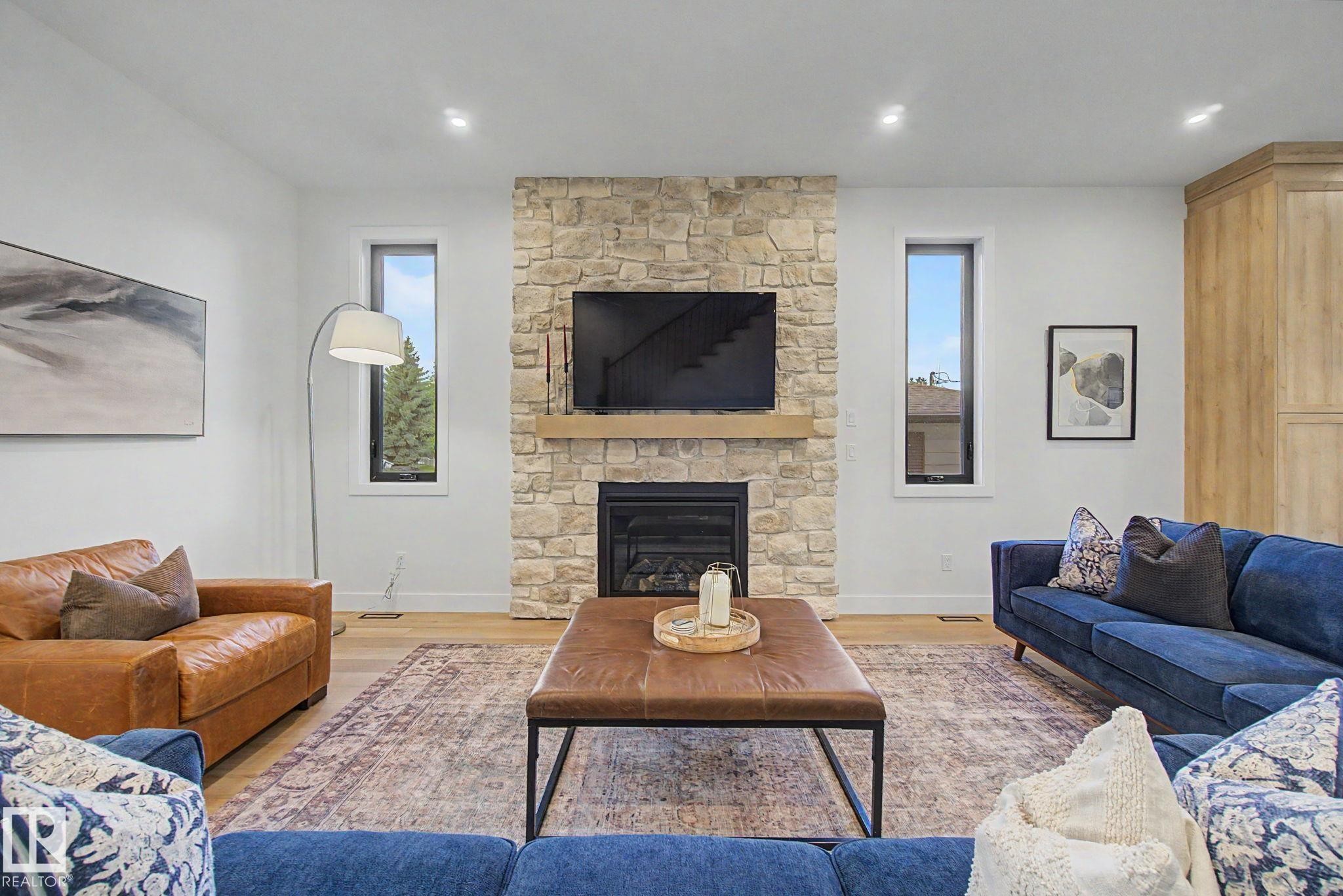 14711 88 Avenue Nw, Edmonton, AB - Indoor Photo Showing Living Room With Fireplace