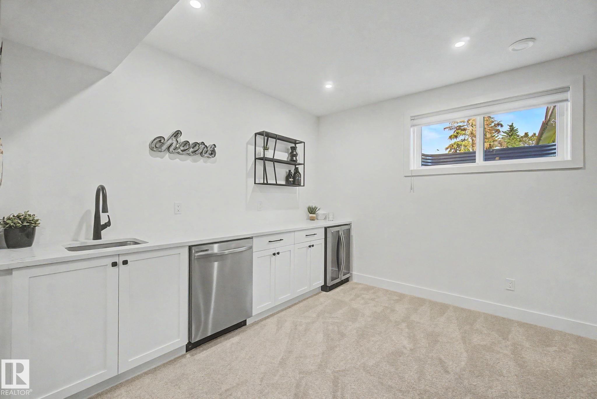 14711 88 Avenue Nw, Edmonton, AB - Indoor
