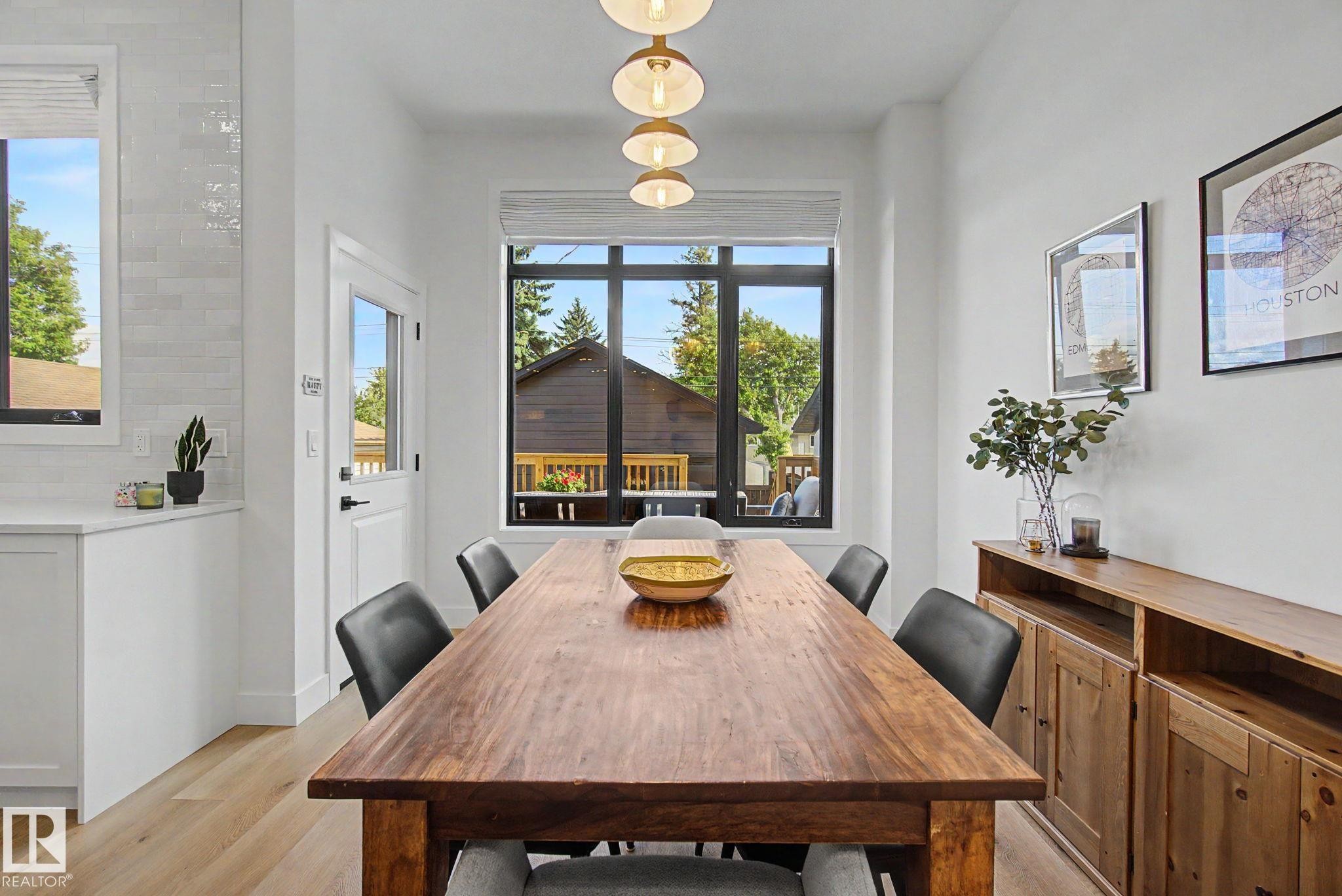14711 88 Avenue Nw, Edmonton, AB - Indoor Photo Showing Dining Room