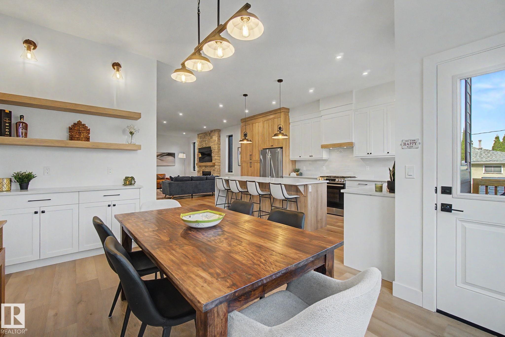 14711 88 Avenue Nw, Edmonton, AB - Indoor Photo Showing Dining Room