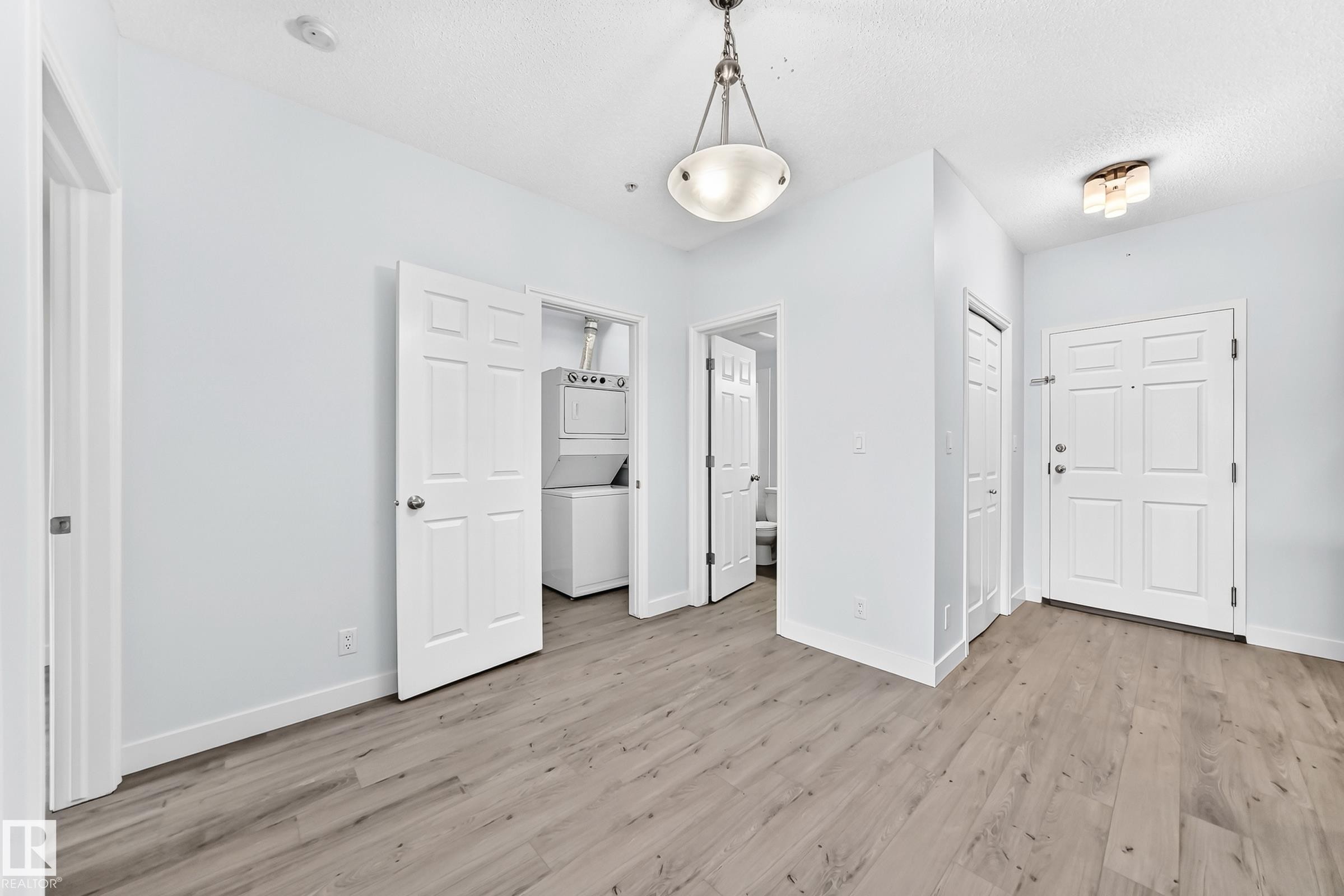 319 10235 112 Street, Edmonton, AB