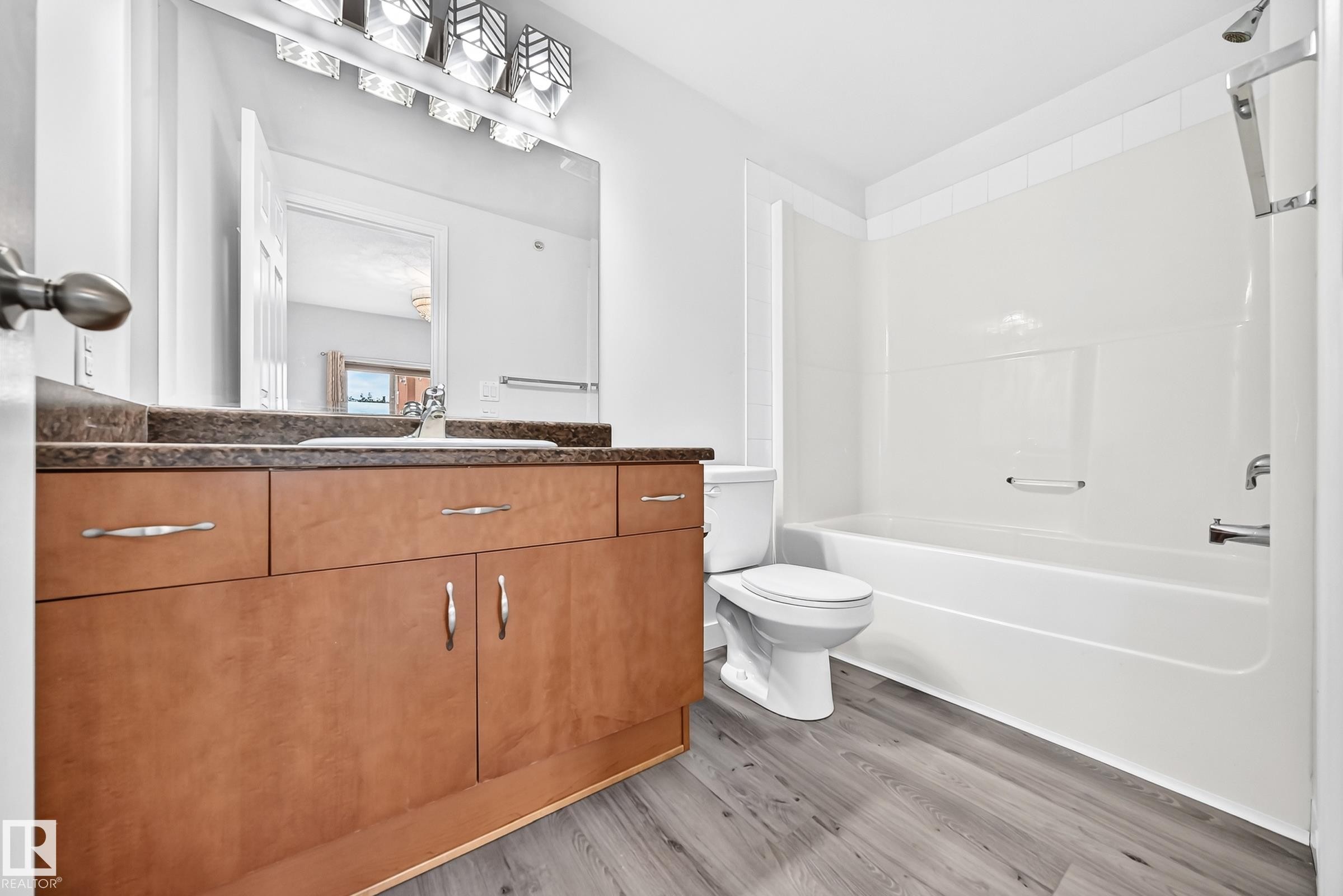 319 10235 112 Street, Edmonton, AB