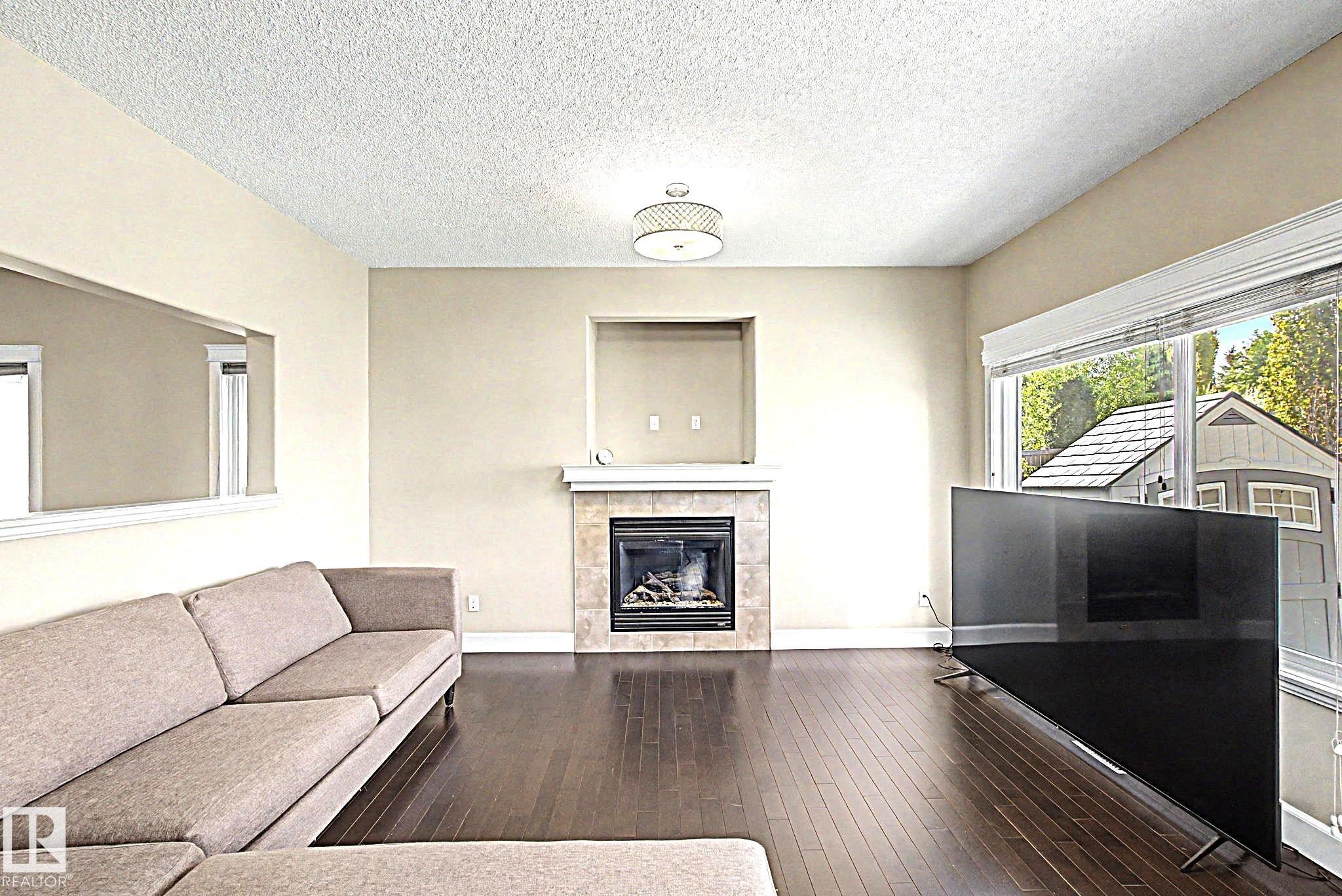 1932 67 Street, Edmonton, AB