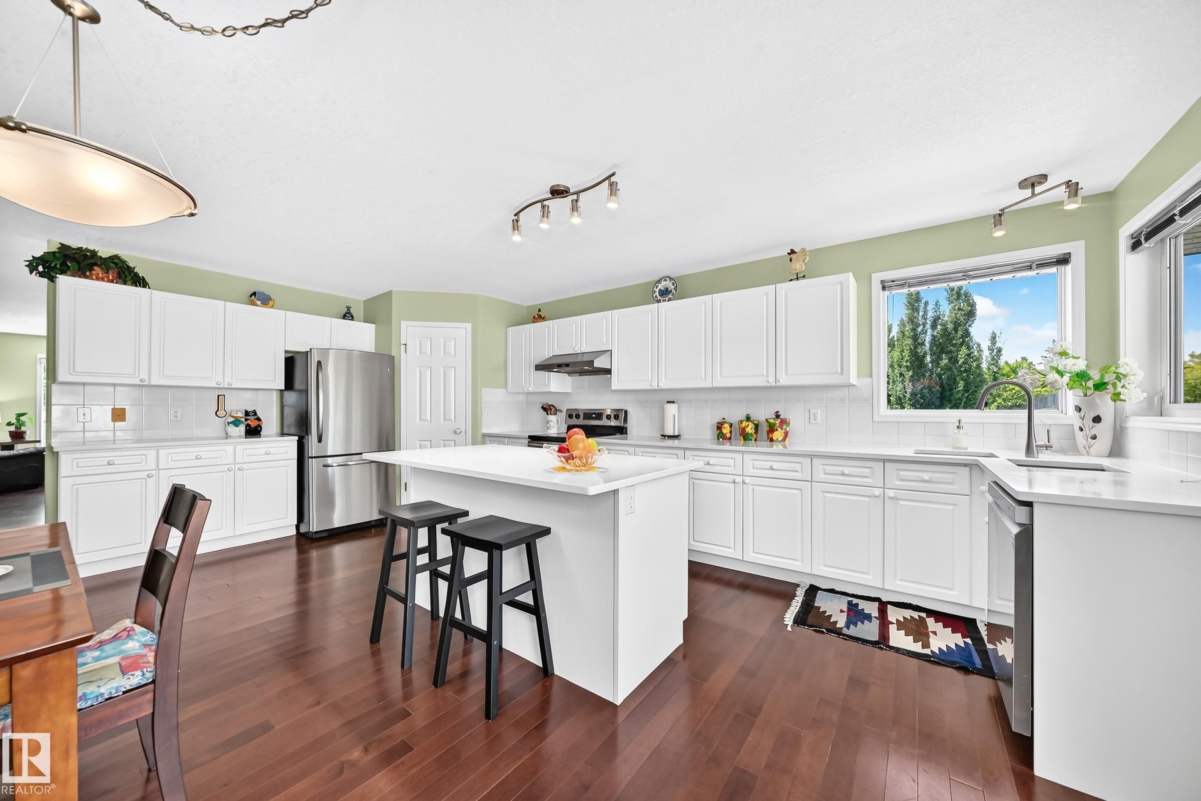 963 Burrows Crescent, Edmonton, AB
