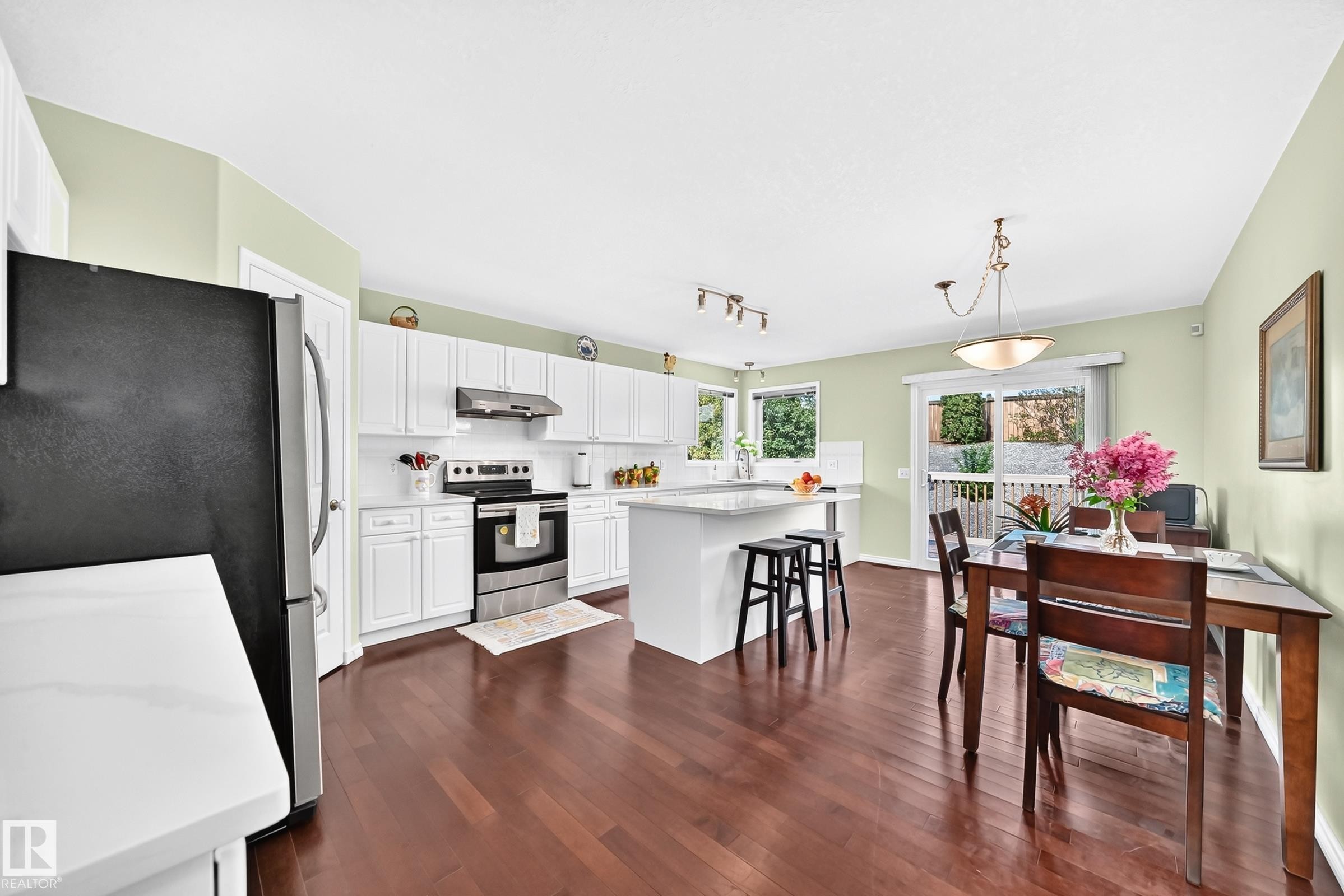 963 Burrows Crescent, Edmonton, AB