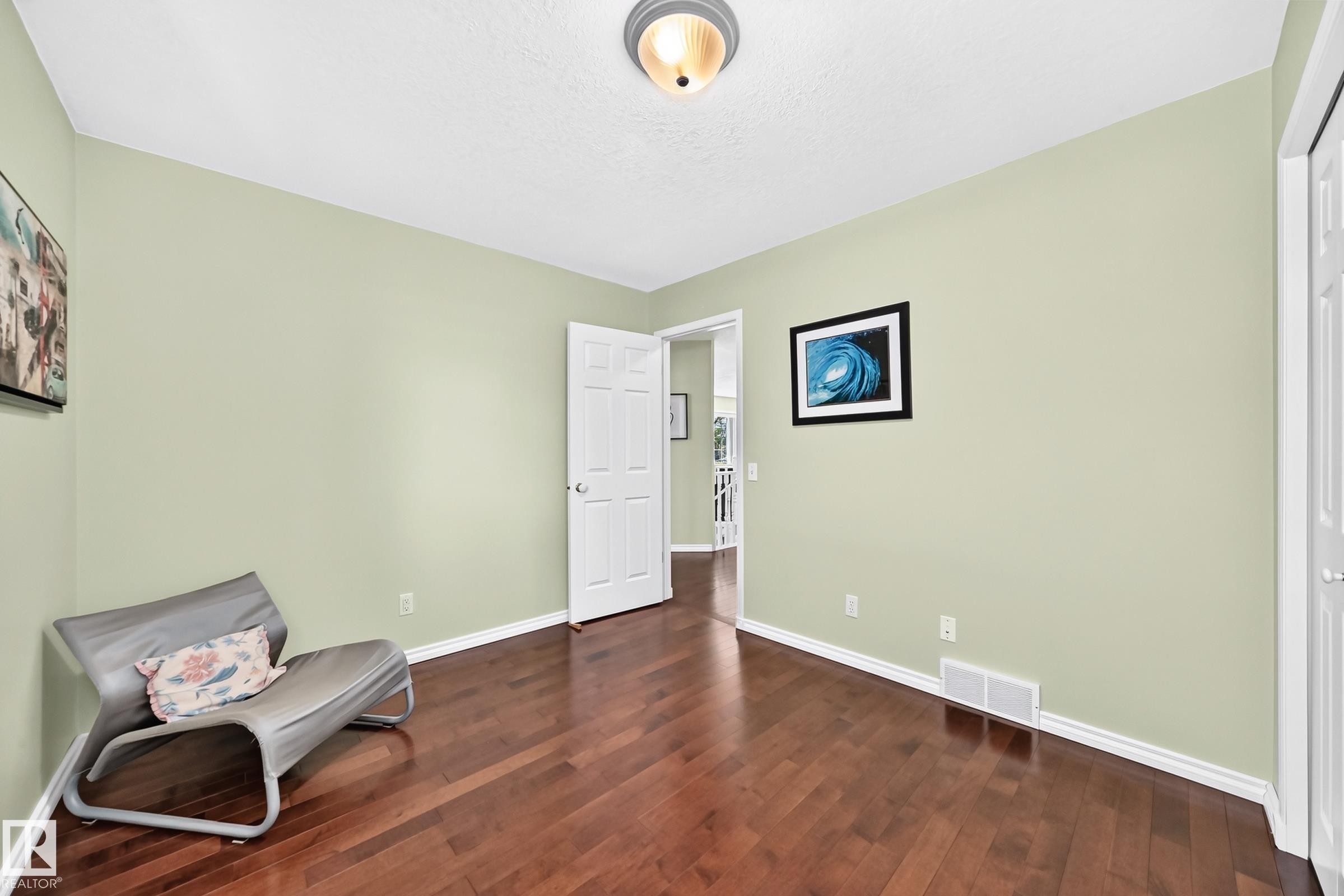 963 Burrows Crescent, Edmonton, AB