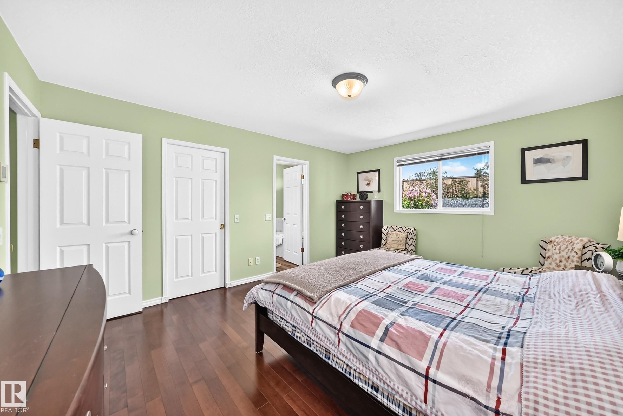 963 Burrows Crescent, Edmonton, AB