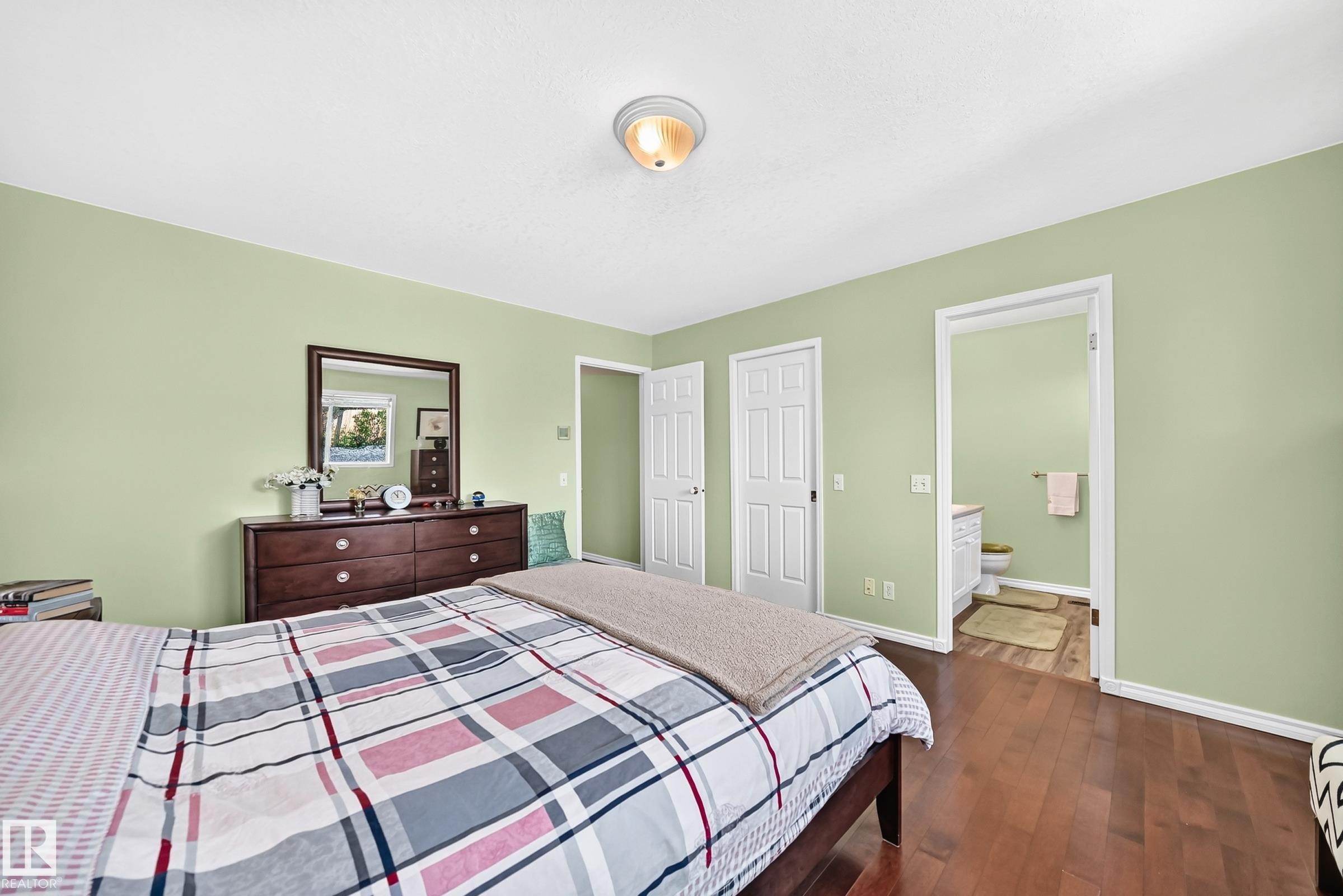 963 Burrows Crescent, Edmonton, AB