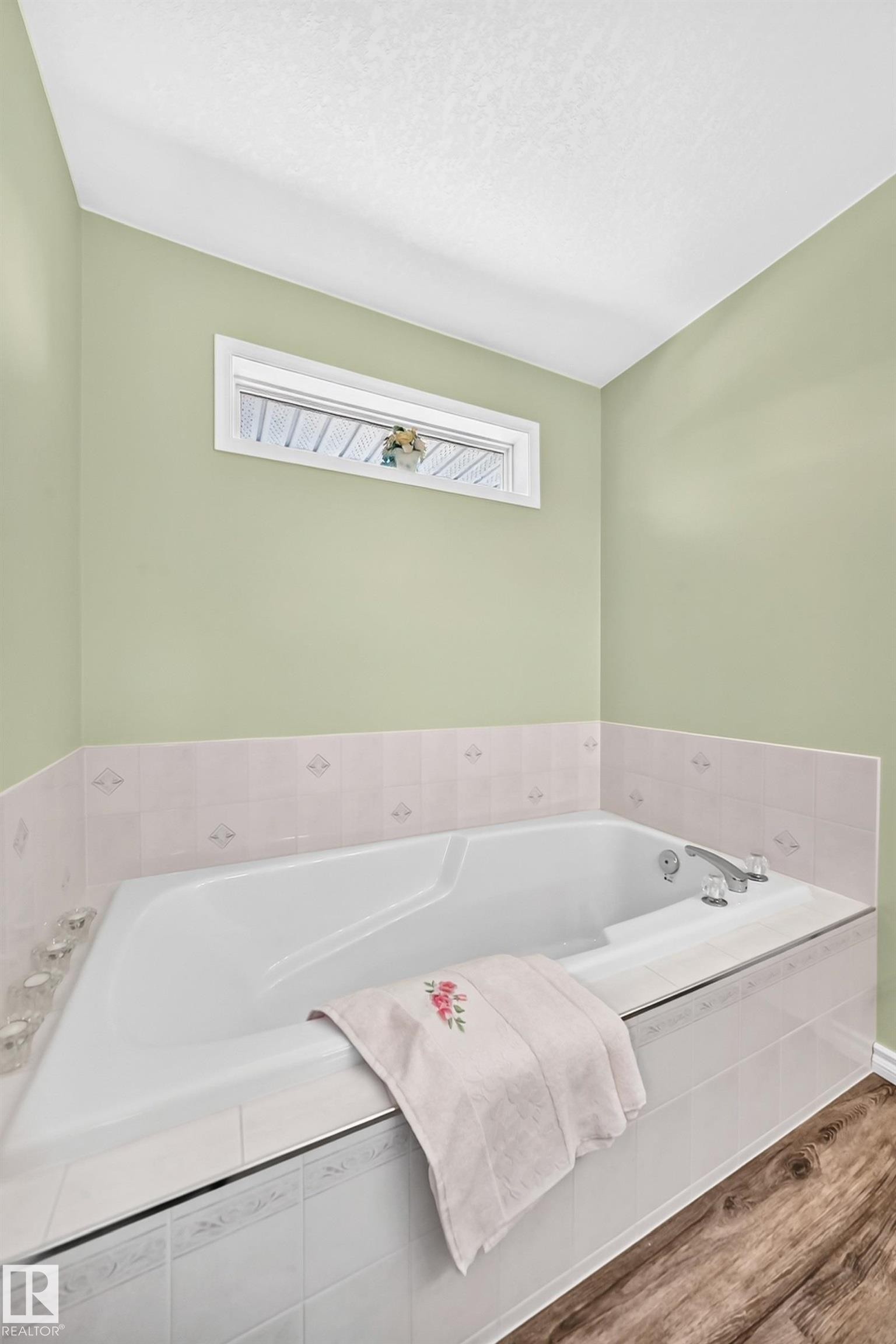 963 Burrows Crescent, Edmonton, AB