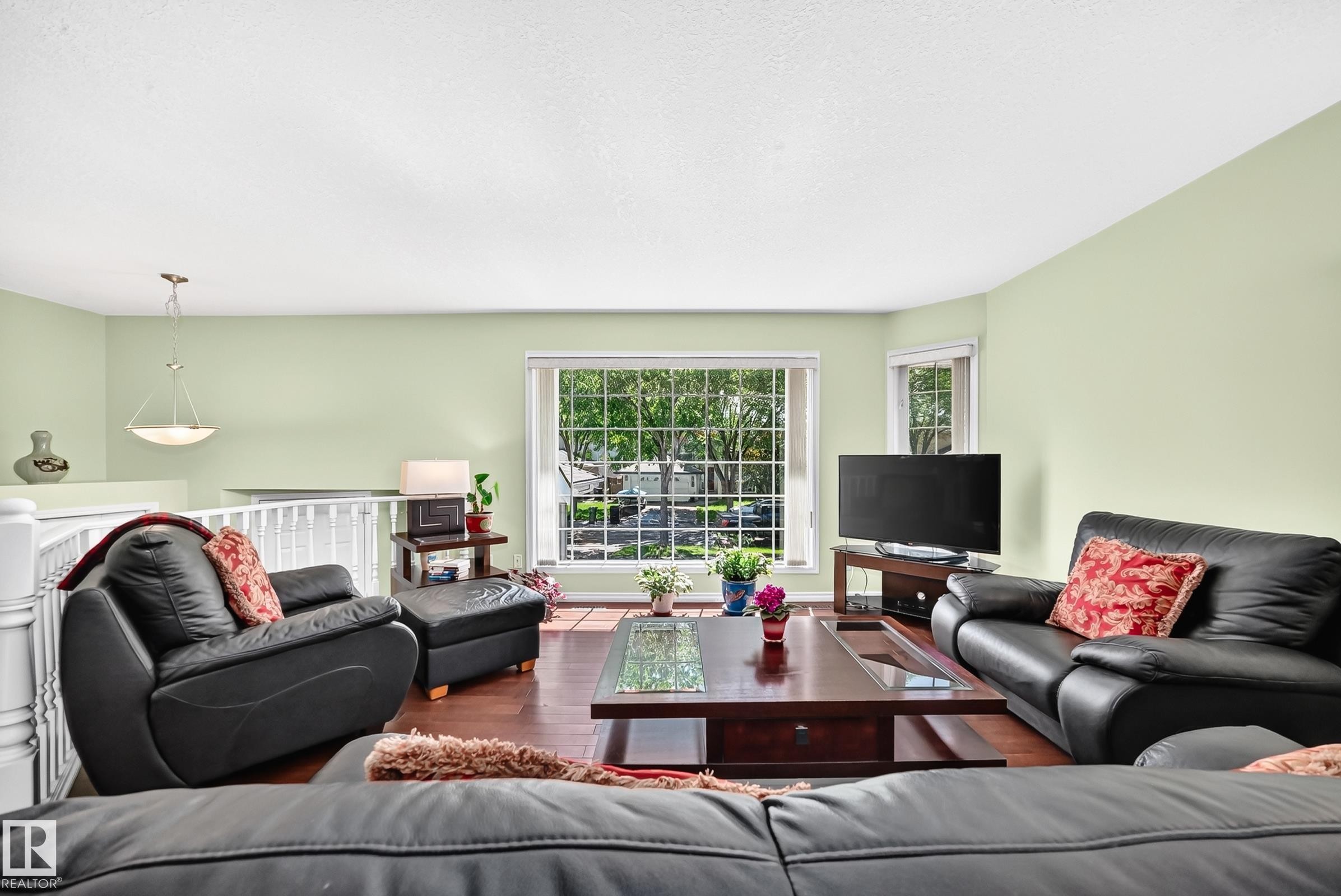 963 Burrows Crescent, Edmonton, AB