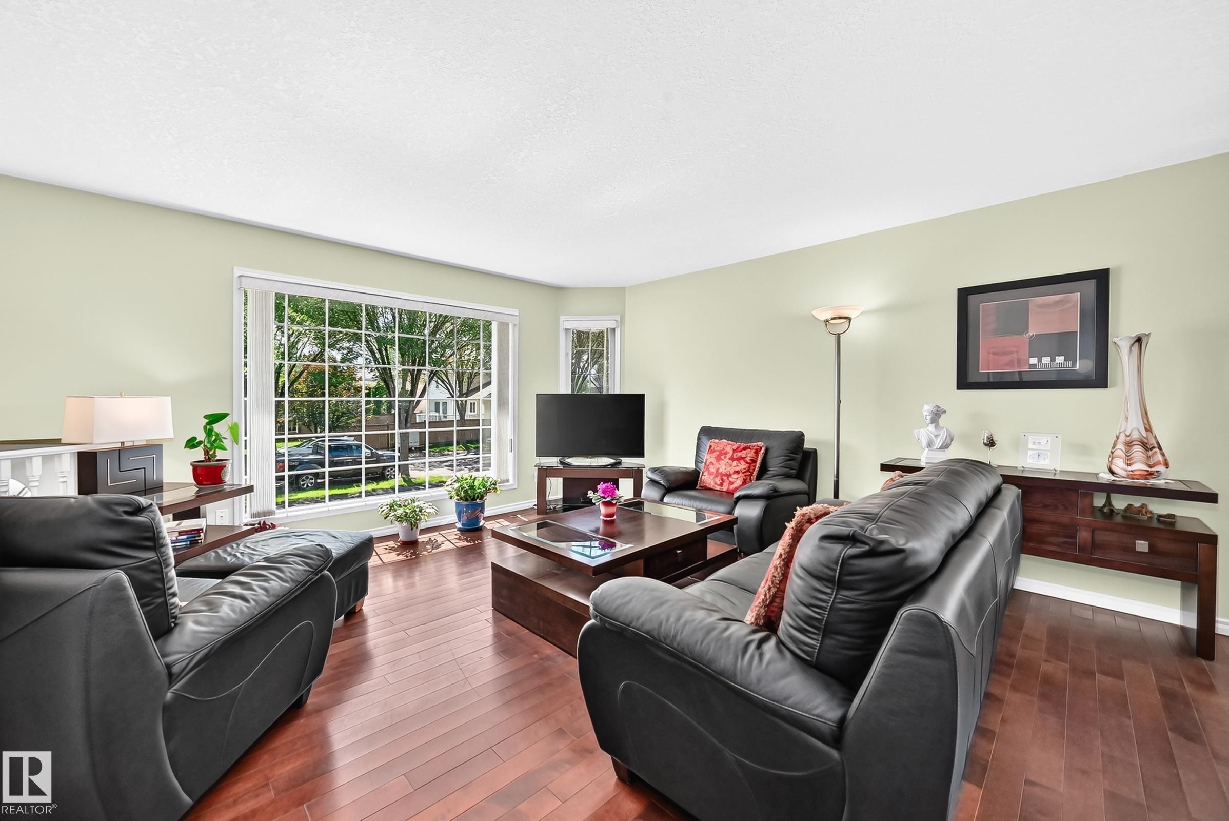 963 Burrows Crescent, Edmonton, AB