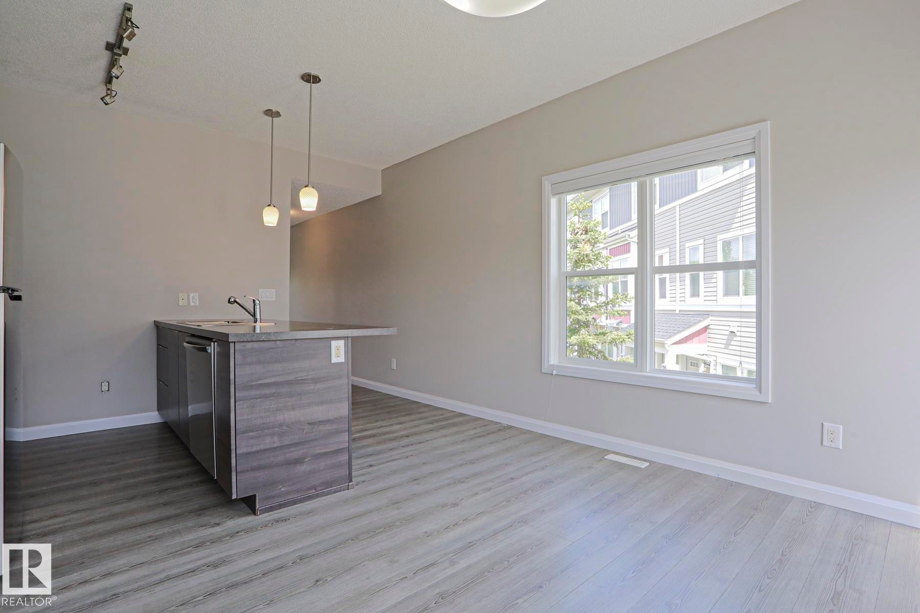33 3710 Allan Drive, Edmonton, AB