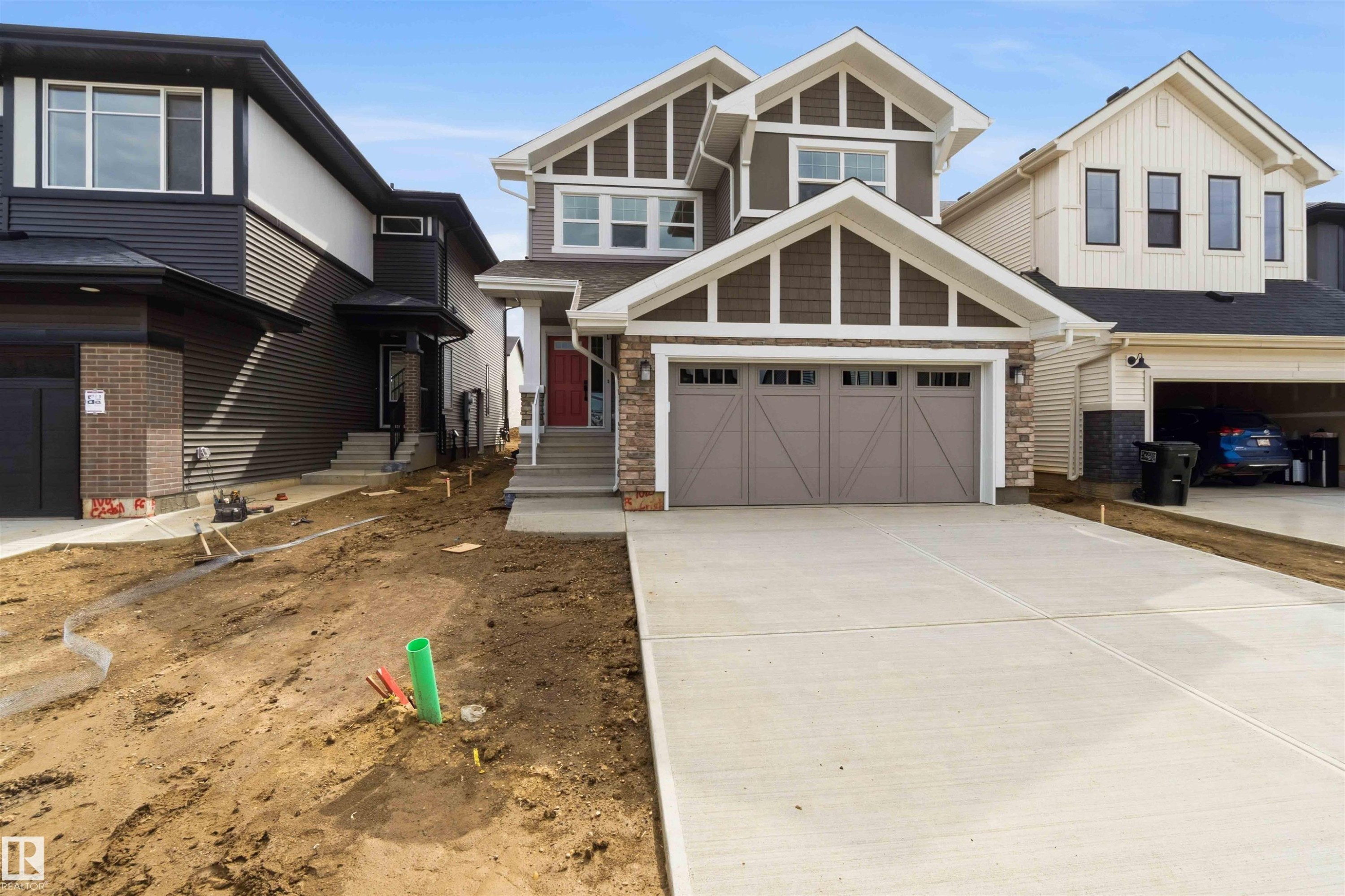 1085 Cristall Crescent Sw, Edmonton, AB - Outdoor With Facade