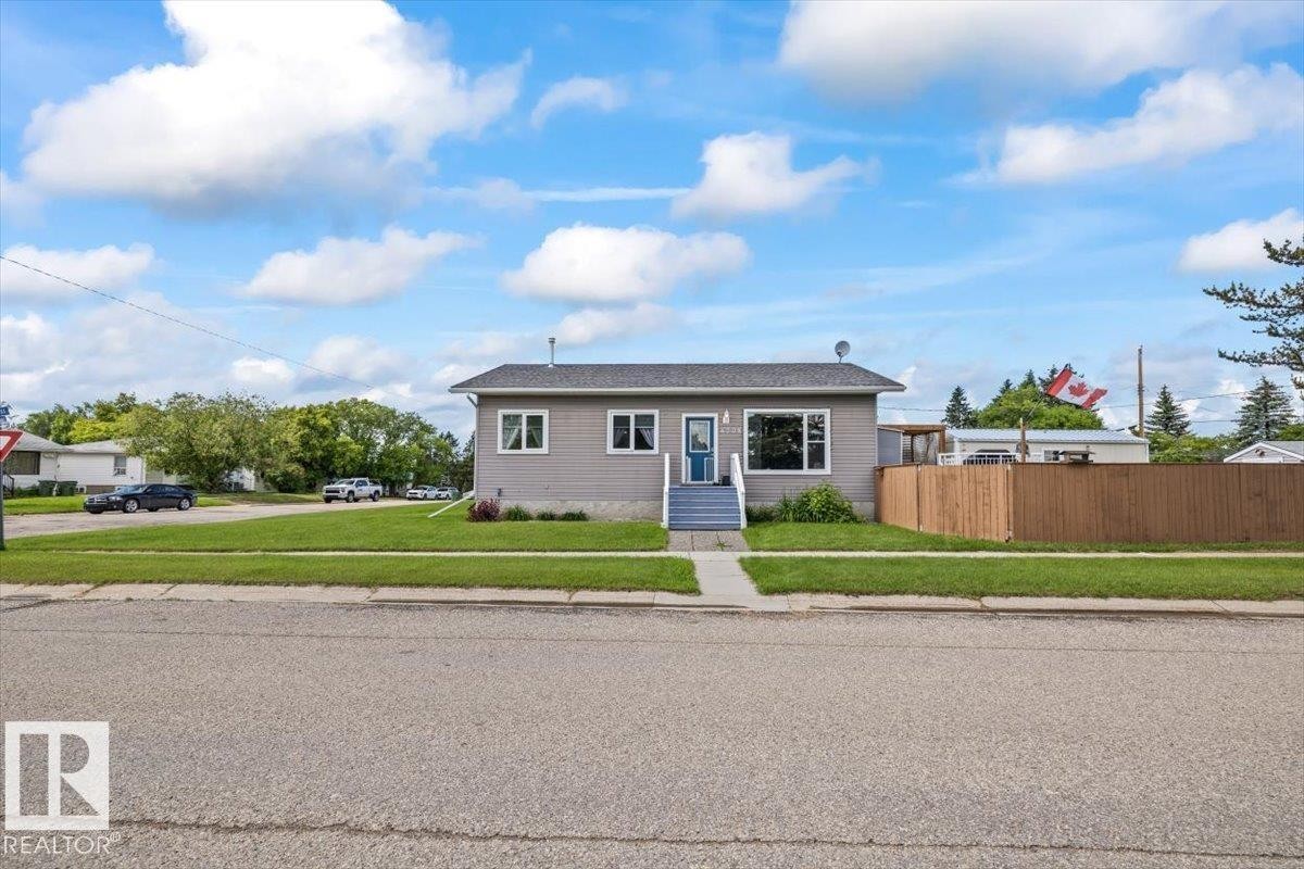 4708 47A Avenue, Onoway, AB