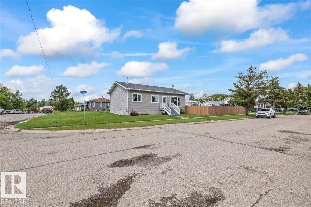4708 47A Avenue, Onoway, AB