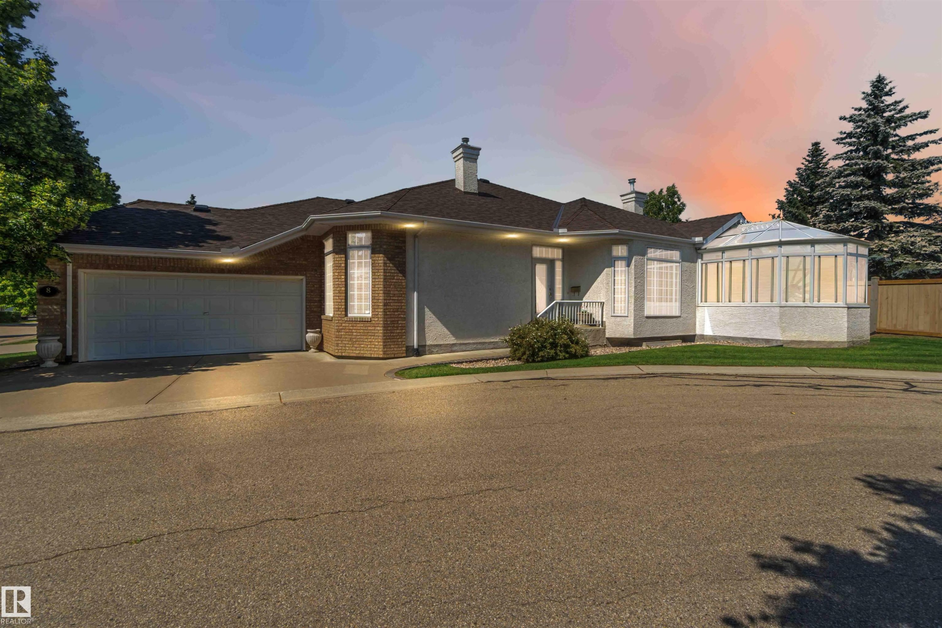 8 Butterworth Point(E) Nw, Edmonton, AB - Outdoor