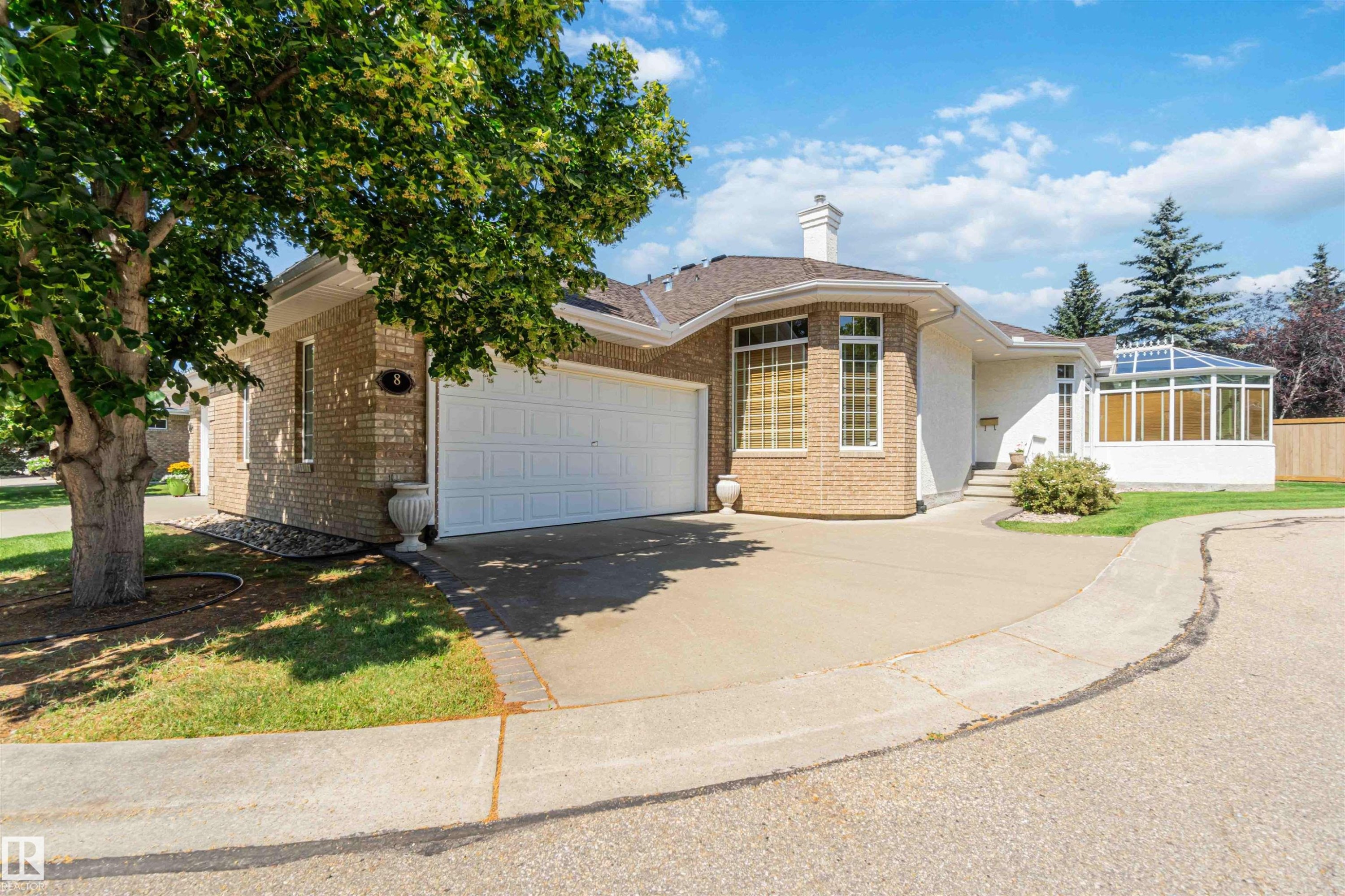 8 Butterworth Point(E) Nw, Edmonton, AB - Outdoor