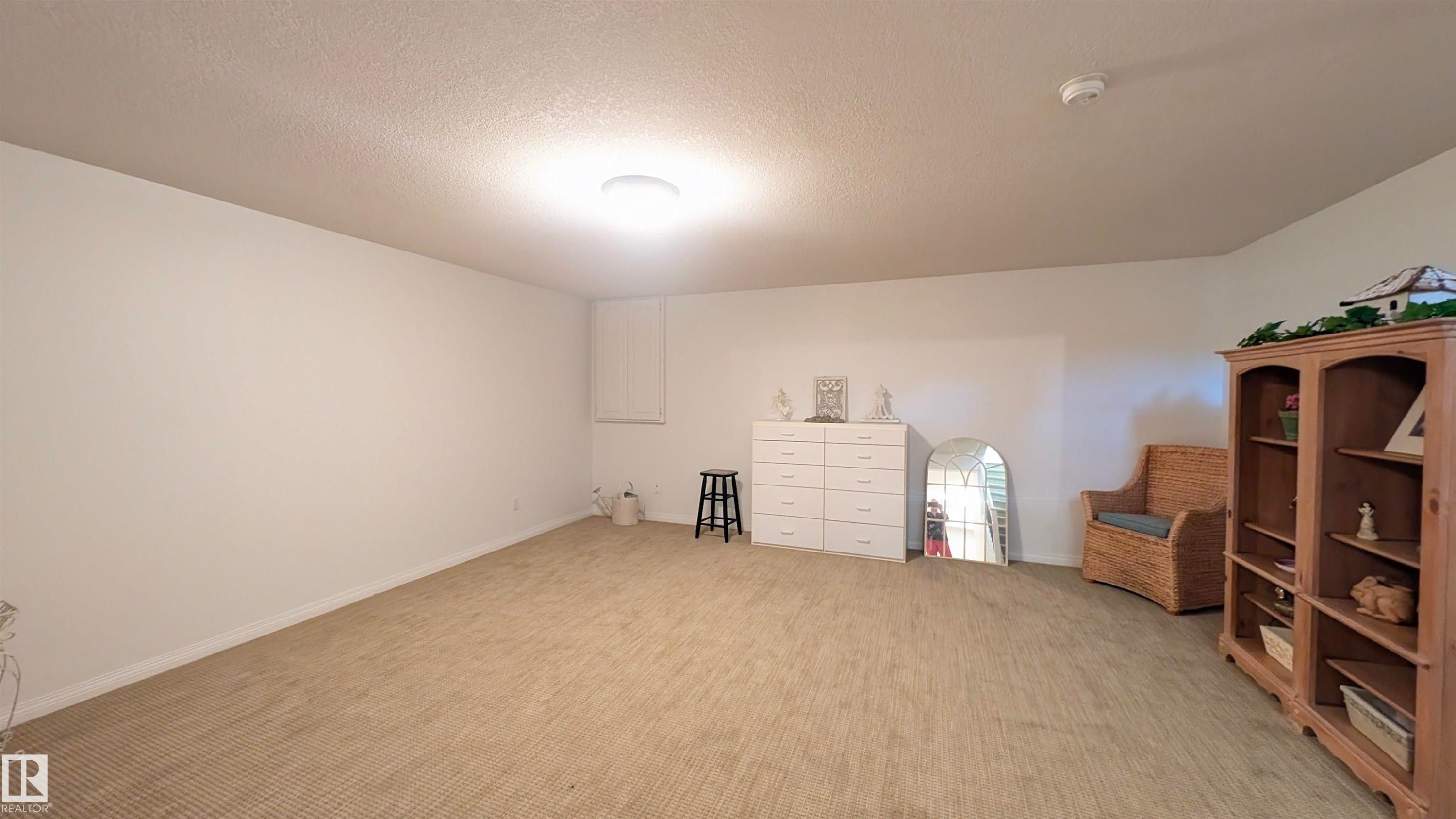 8 Butterworth Point(E) Nw, Edmonton, AB - Indoor