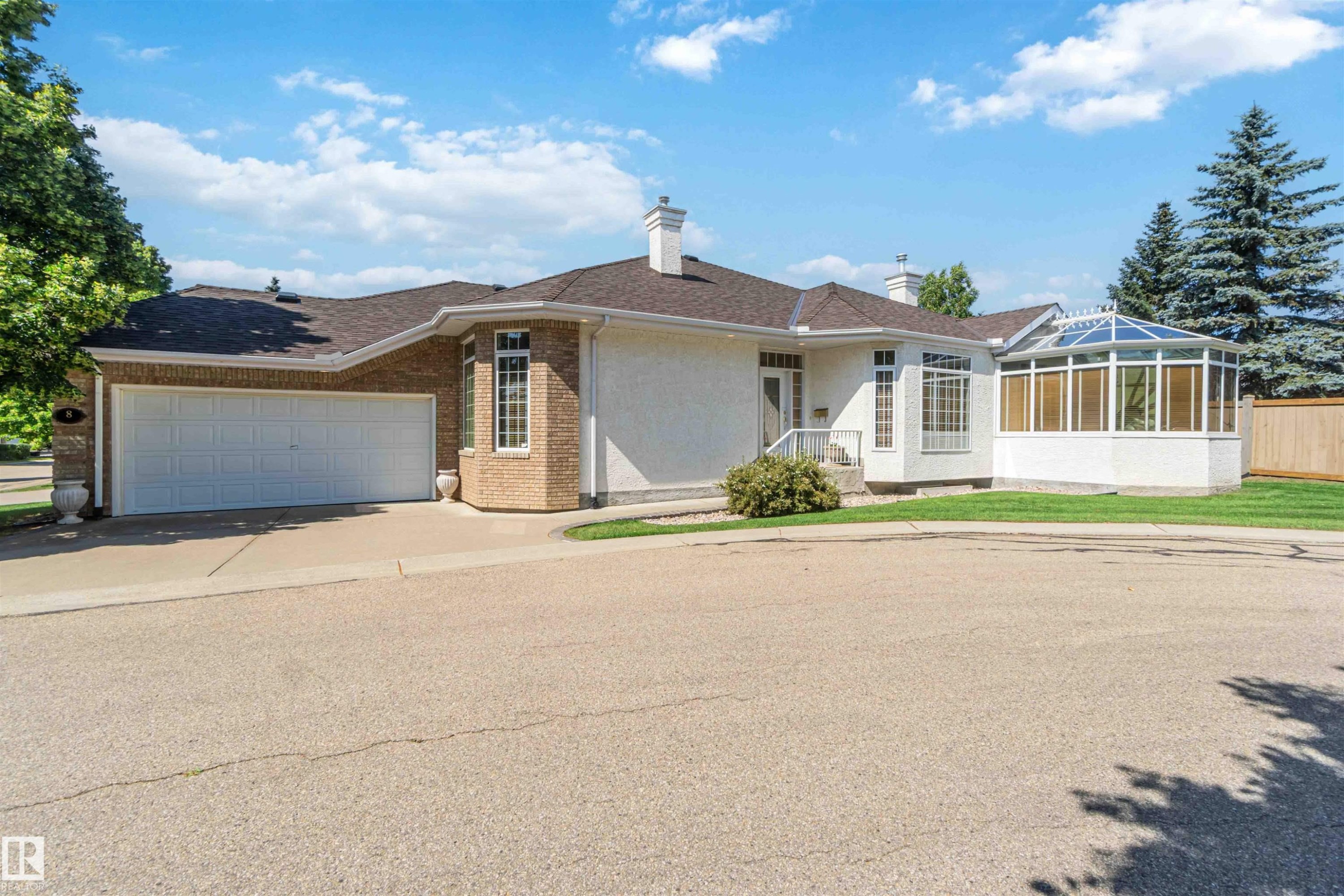 8 Butterworth Point(E) Nw, Edmonton, AB - Outdoor