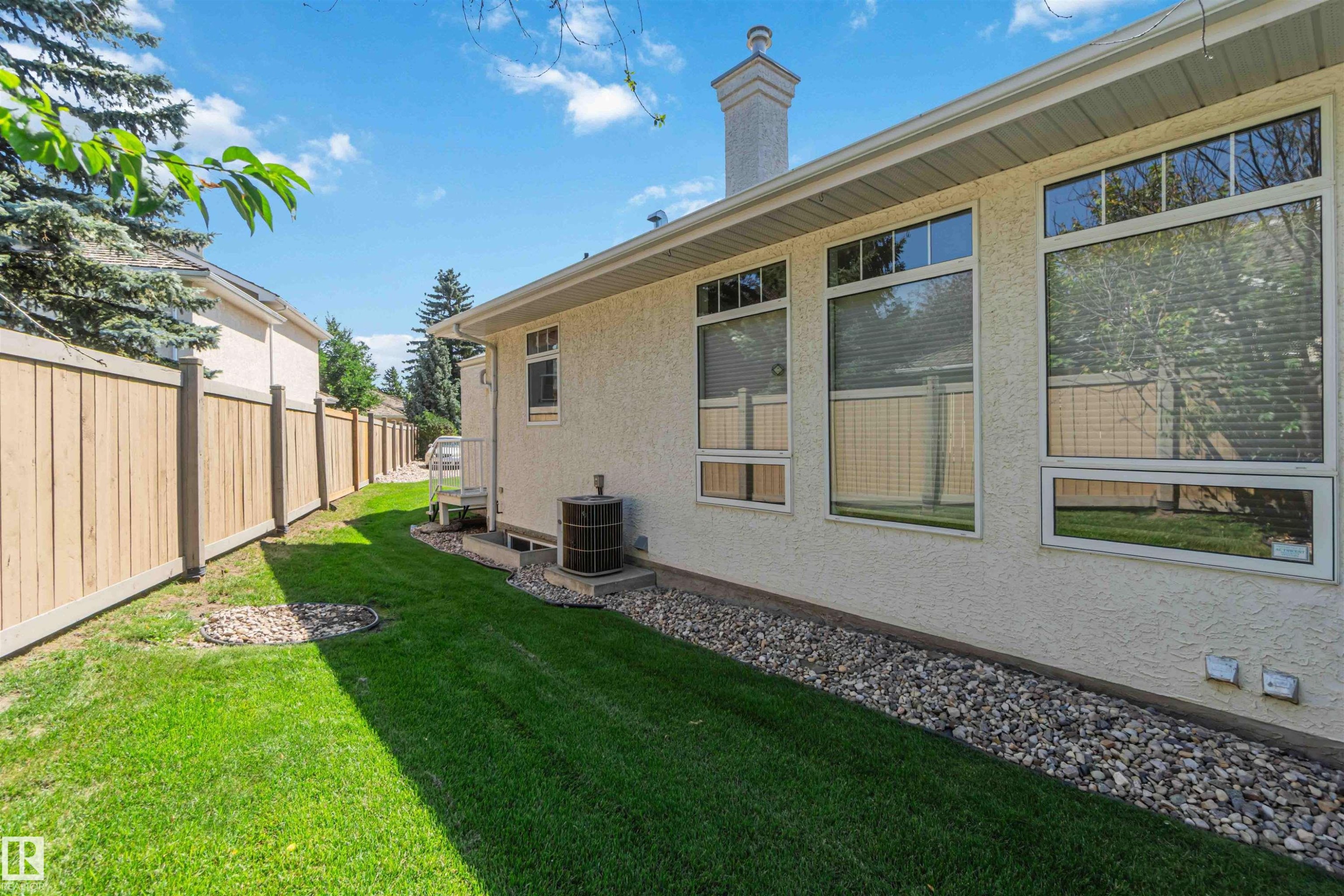 8 Butterworth Point(E) Nw, Edmonton, AB - Outdoor With Exterior