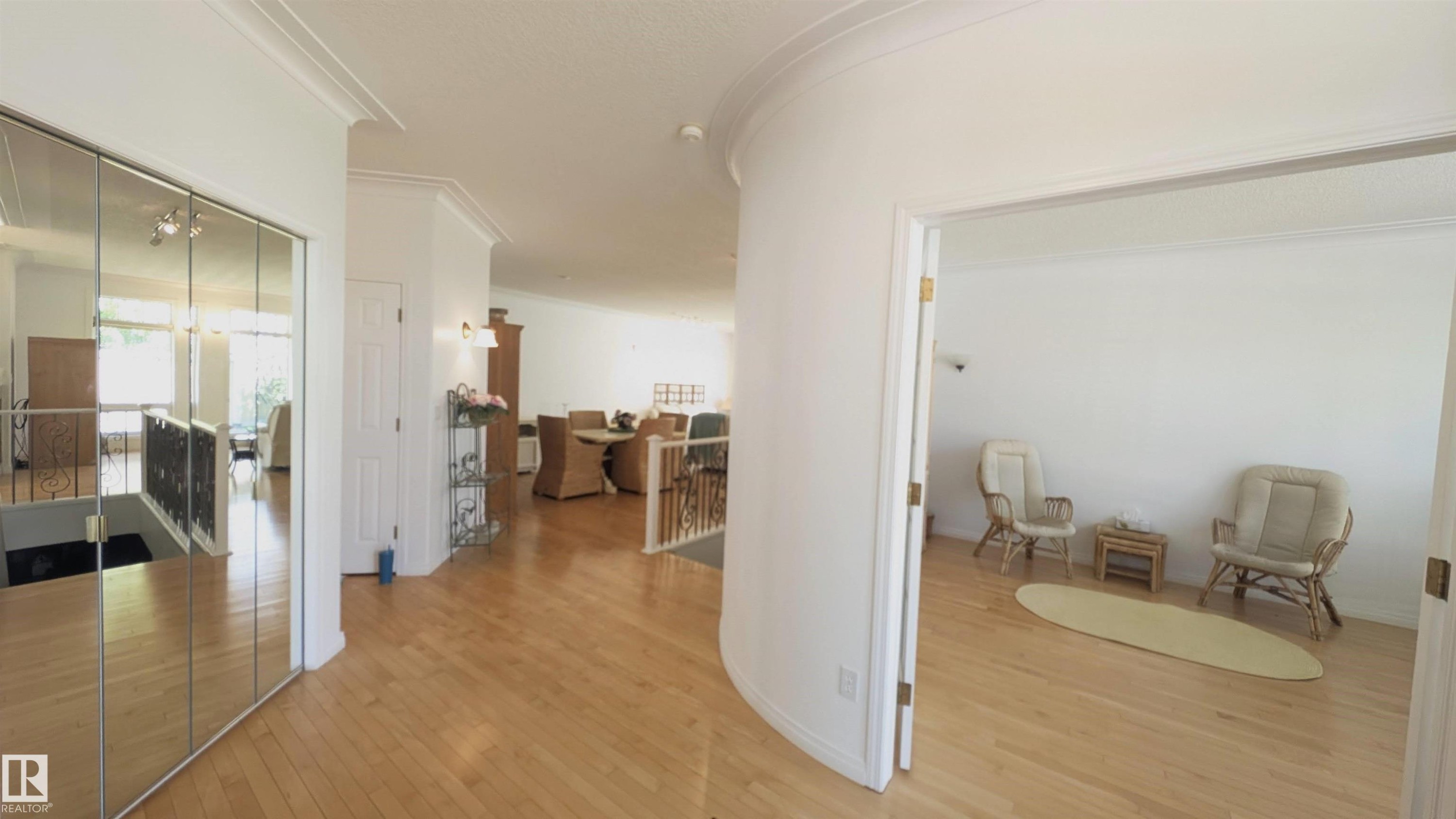 8 Butterworth Point(E) Nw, Edmonton, AB - Indoor