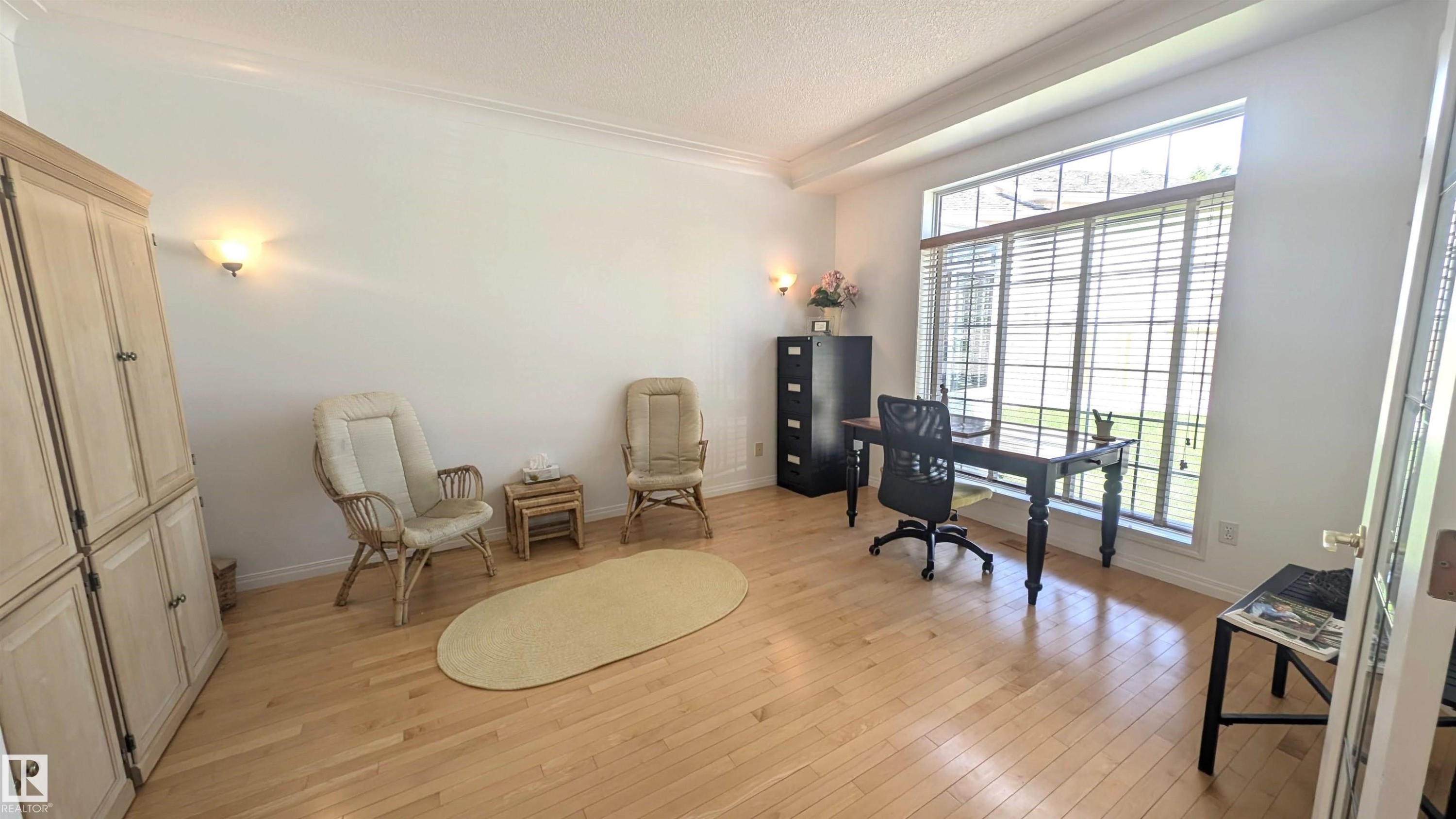 8 Butterworth Point(E) Nw, Edmonton, AB - Indoor